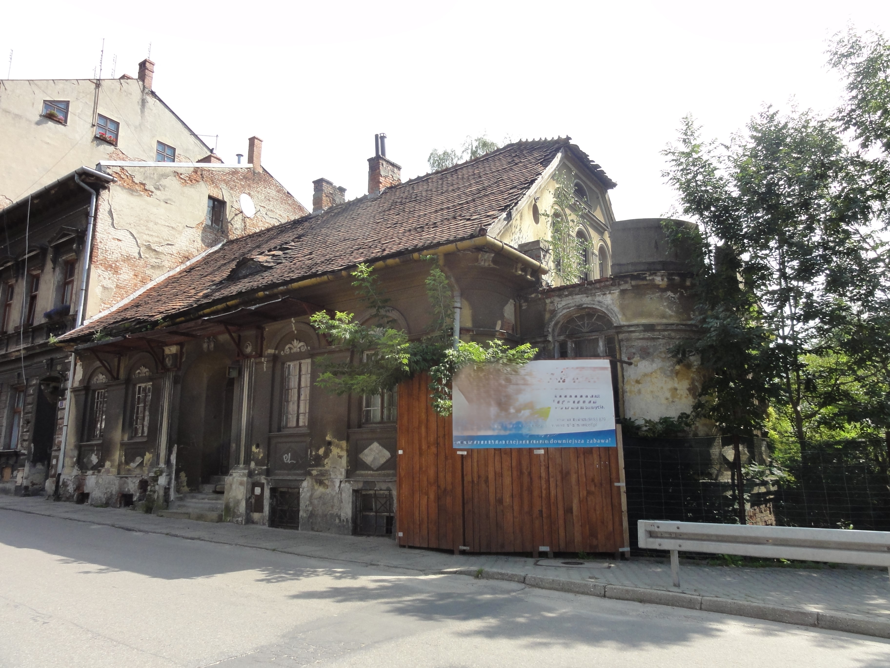 Cieszyńska 23a widok dachu przed remontem.