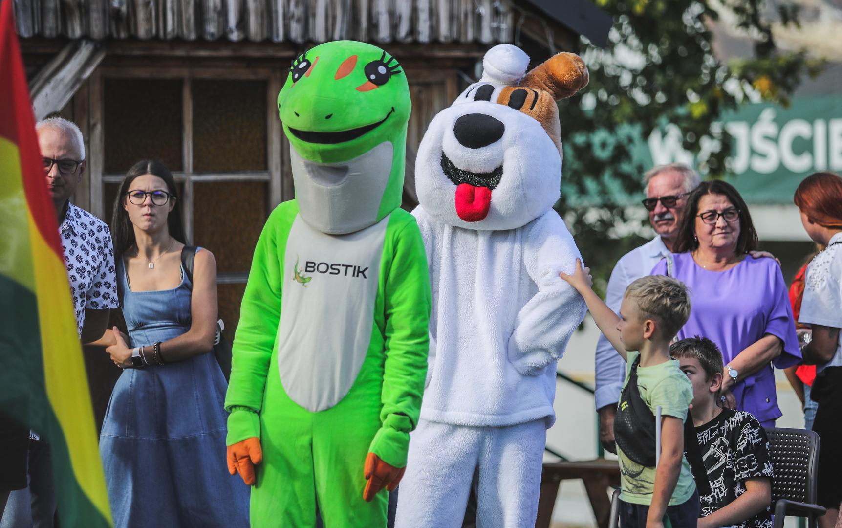 na zdjęciu siatkarki podczas prezentacji