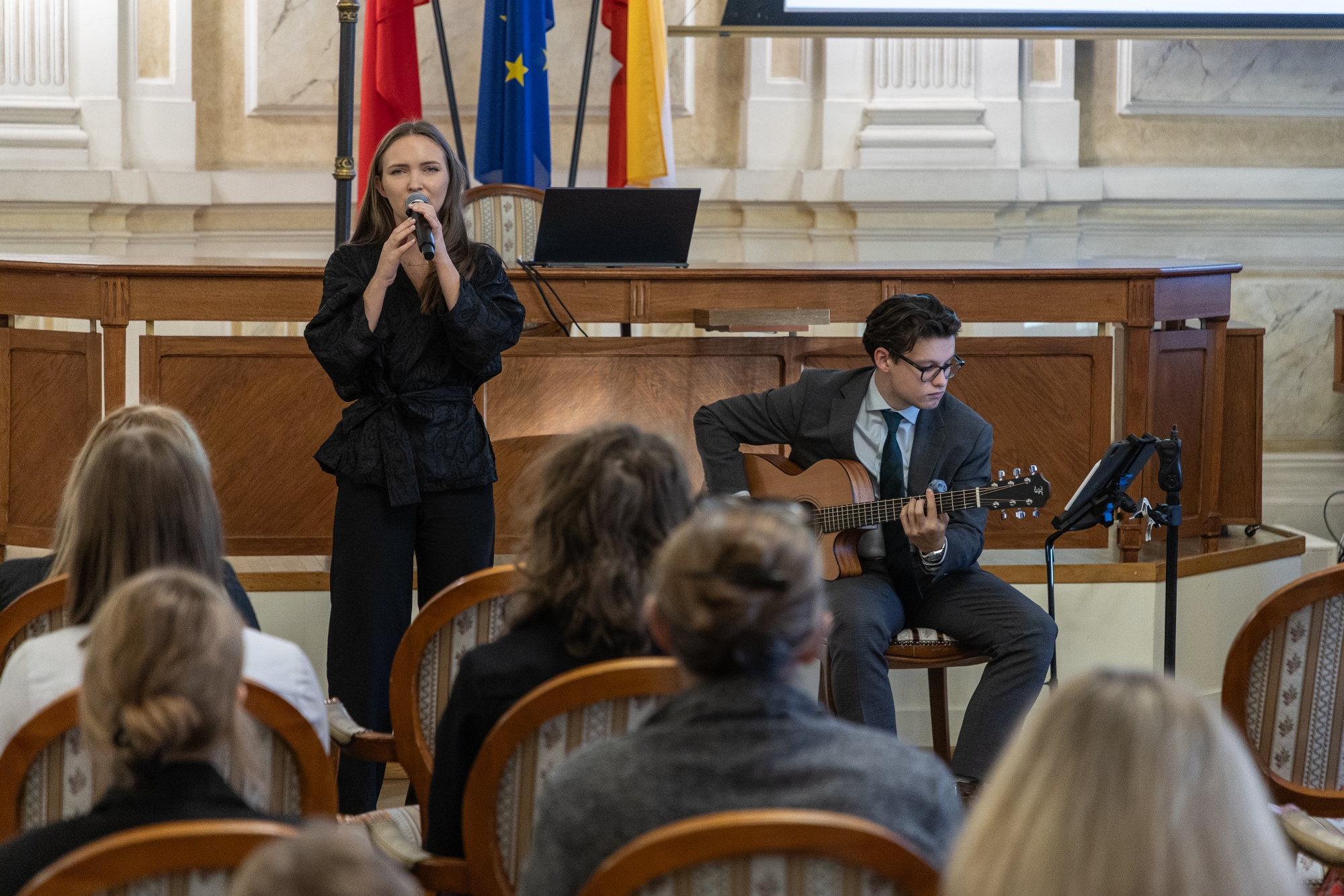 na zdjęciu stypendyści 