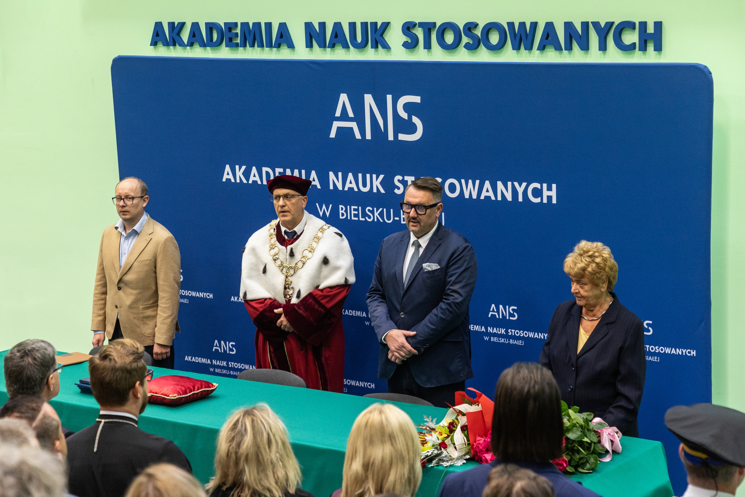 Na zdjęciu uczestnicy inauguracji