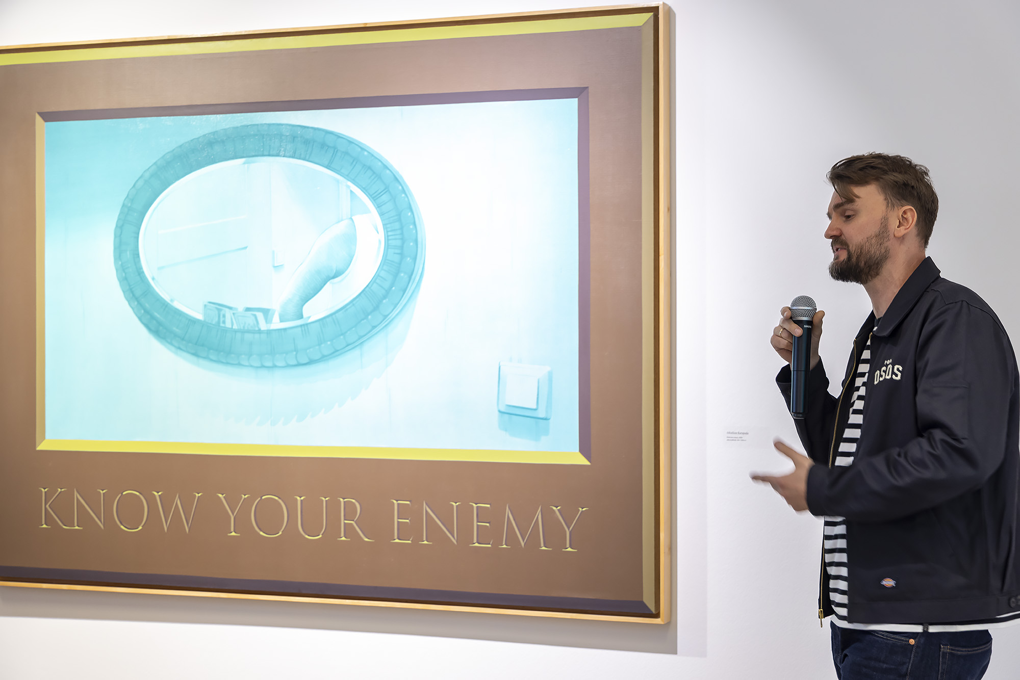 Na zdjęciu oprowadzanie artystyczno-kuratorskie