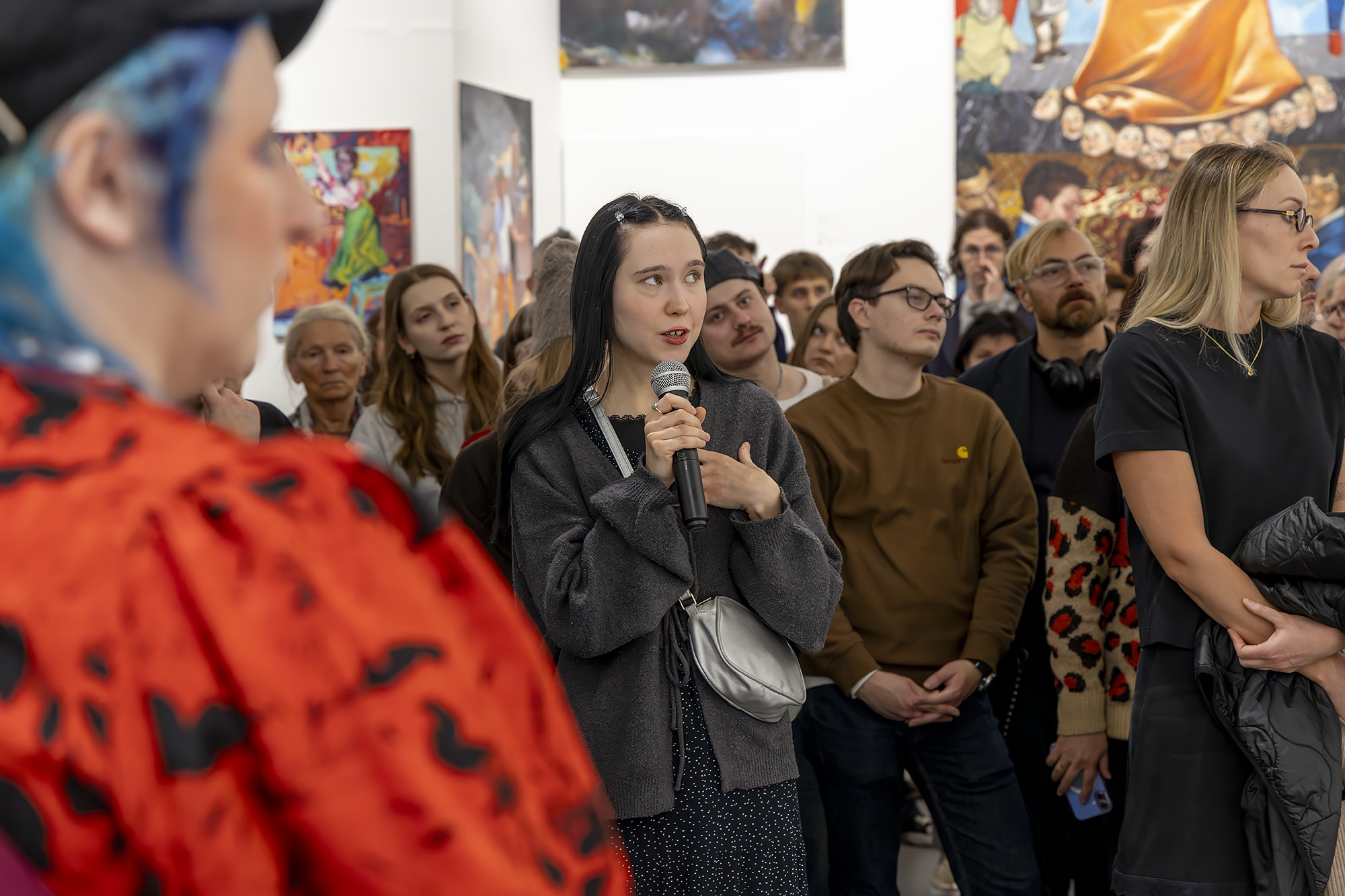 Na zdjęciu oprowadzanie artystyczno-kuratorskie