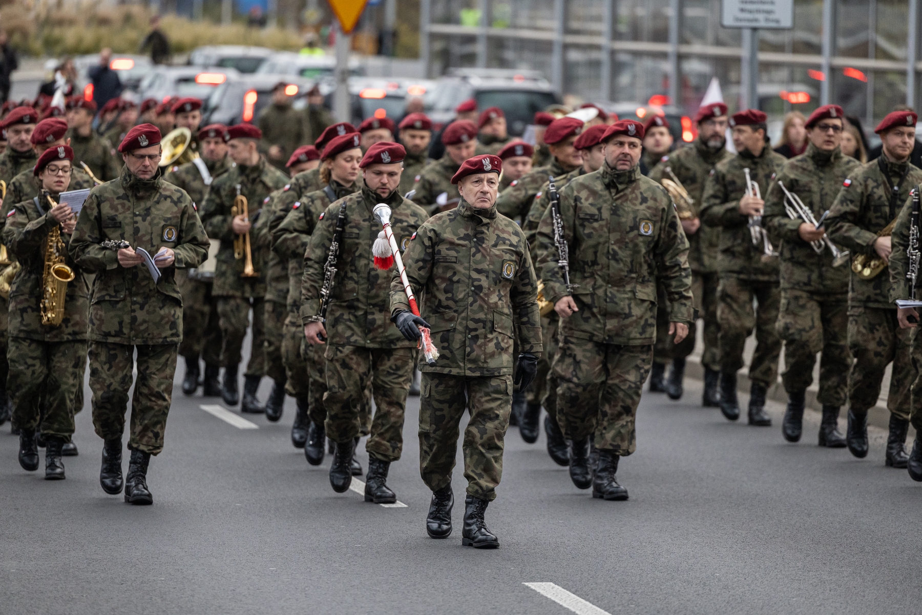 na zdjęciu osoby podczas świętowania