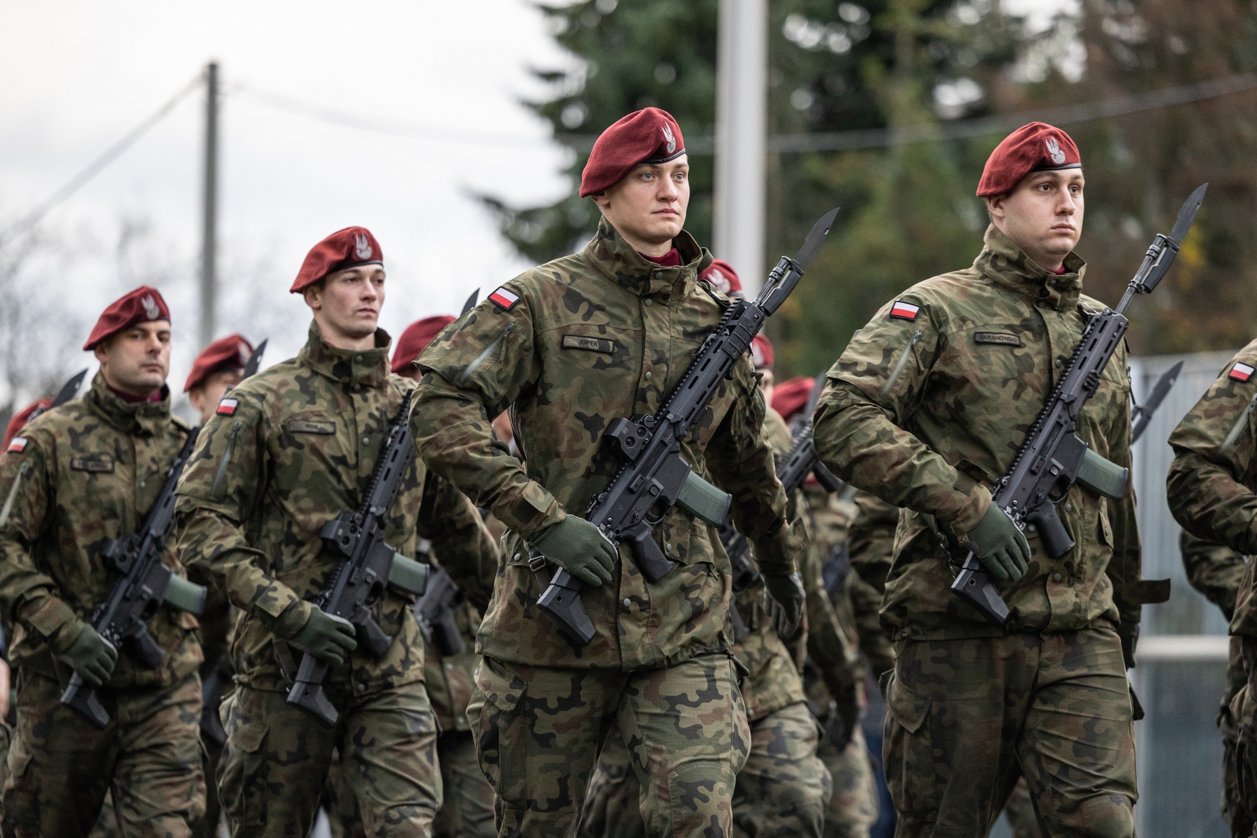 na zdjęciu osoby podczas świętowania