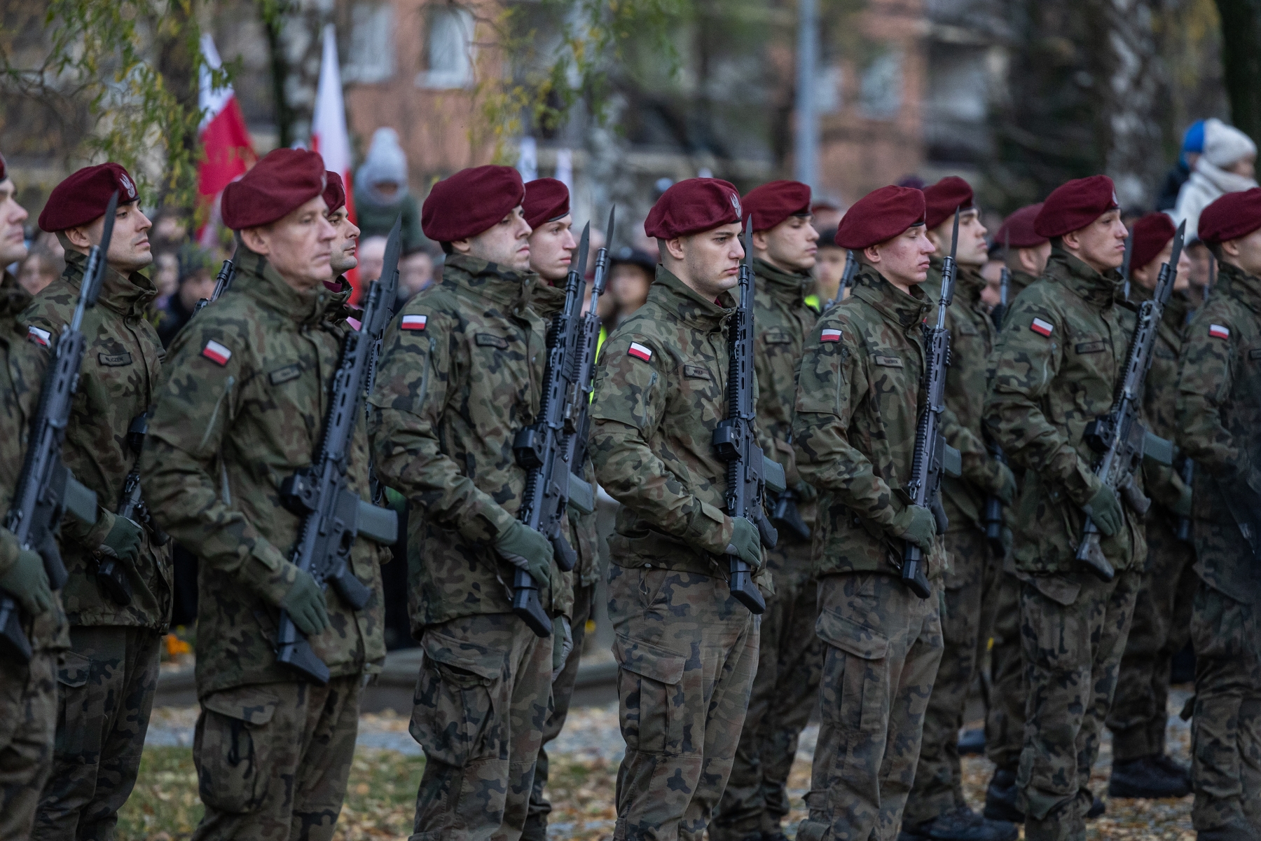 na zdjęciu osoby podczas świętowania