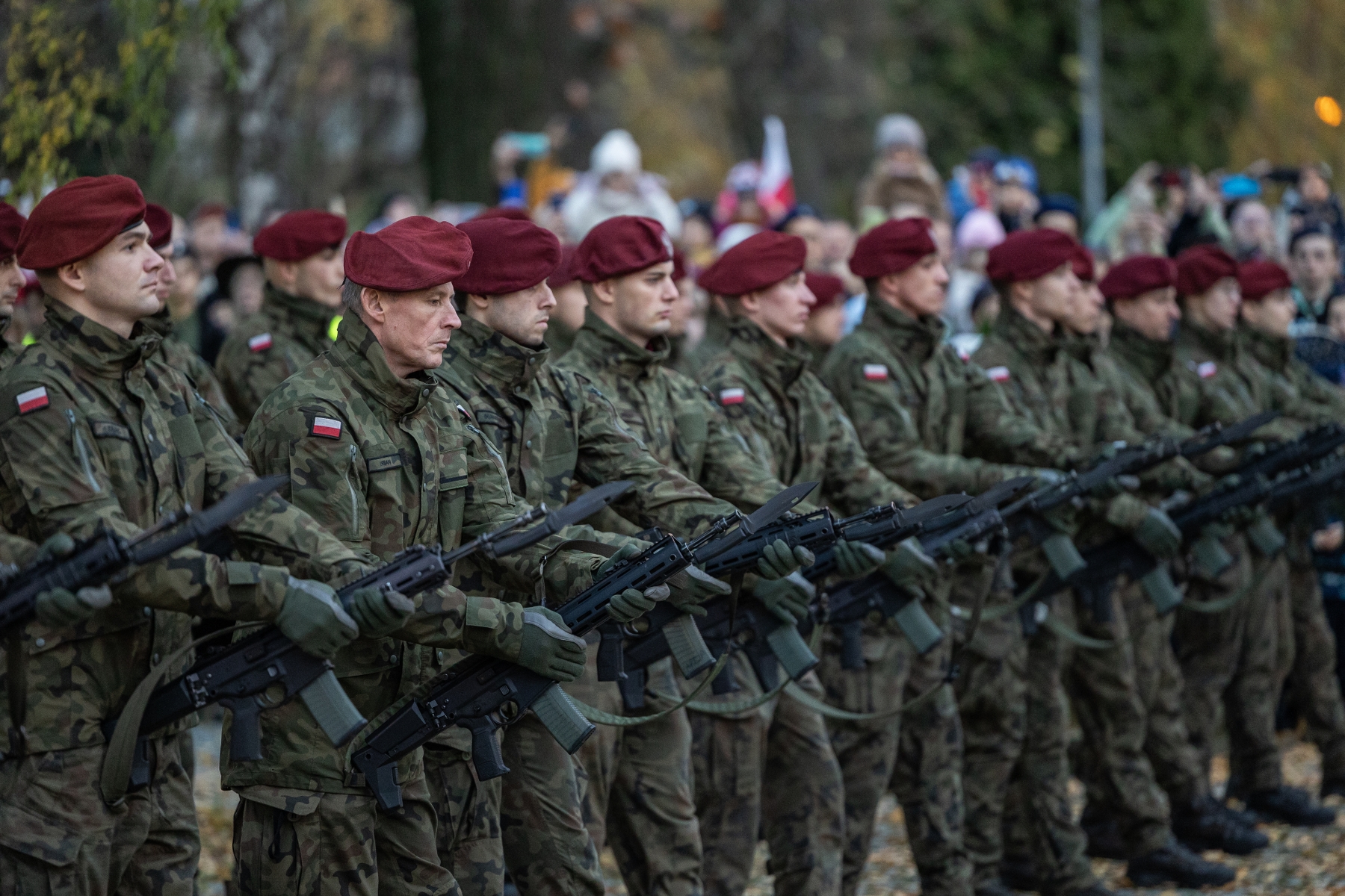 na zdjęciu osoby podczas świętowania