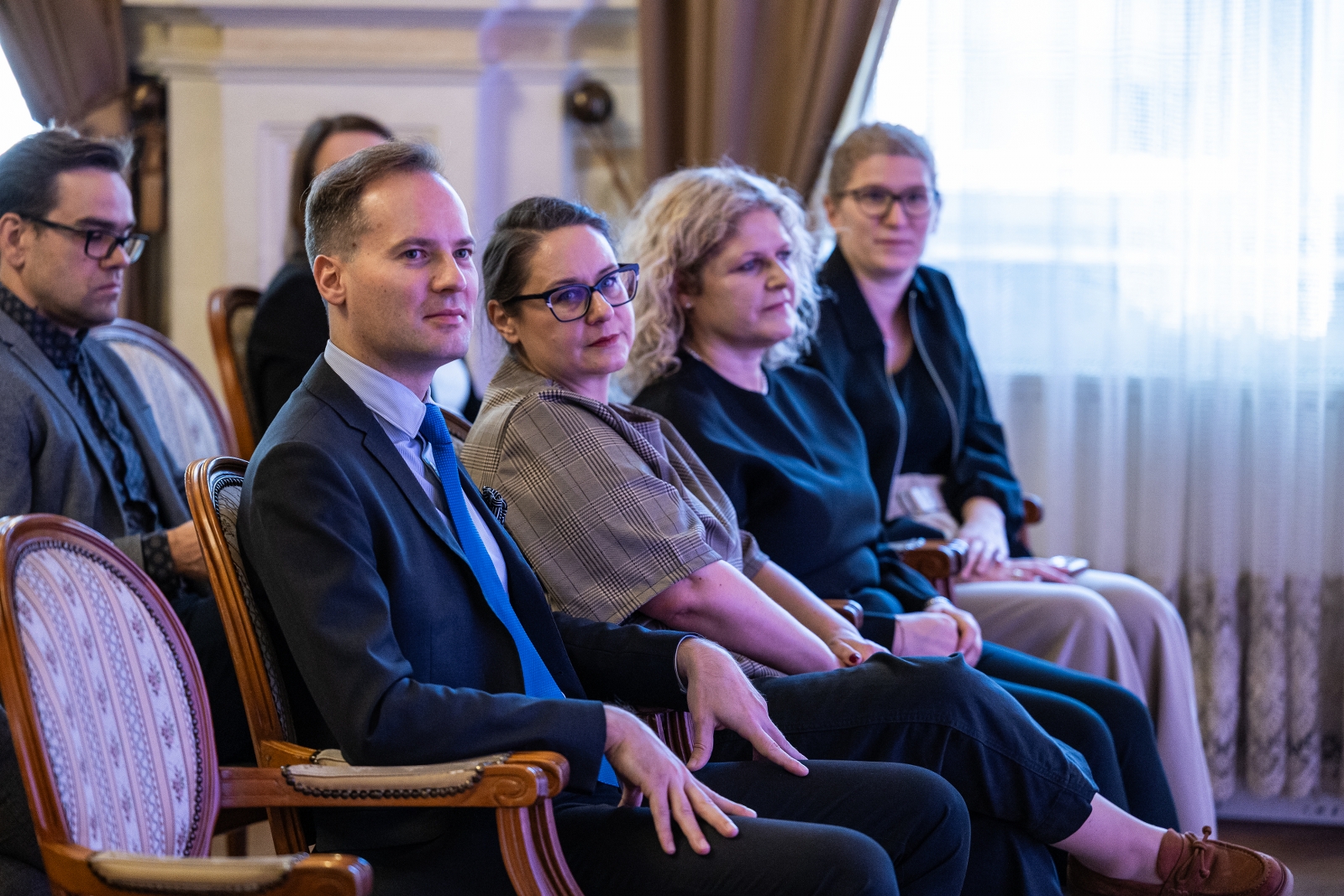 na zdjęciu osoby podczas konferencji