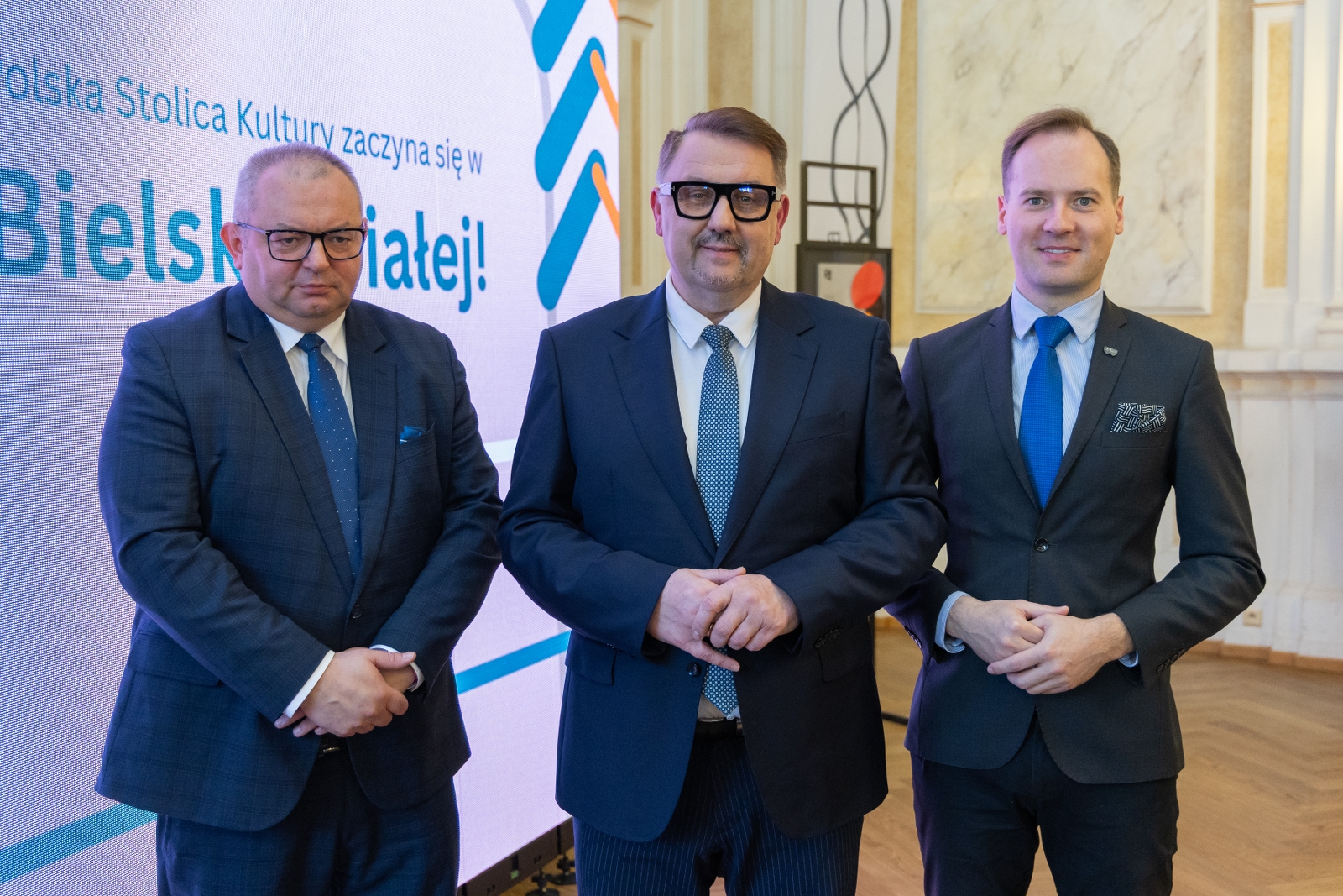 na zdjęciu osoby podczas konferencji