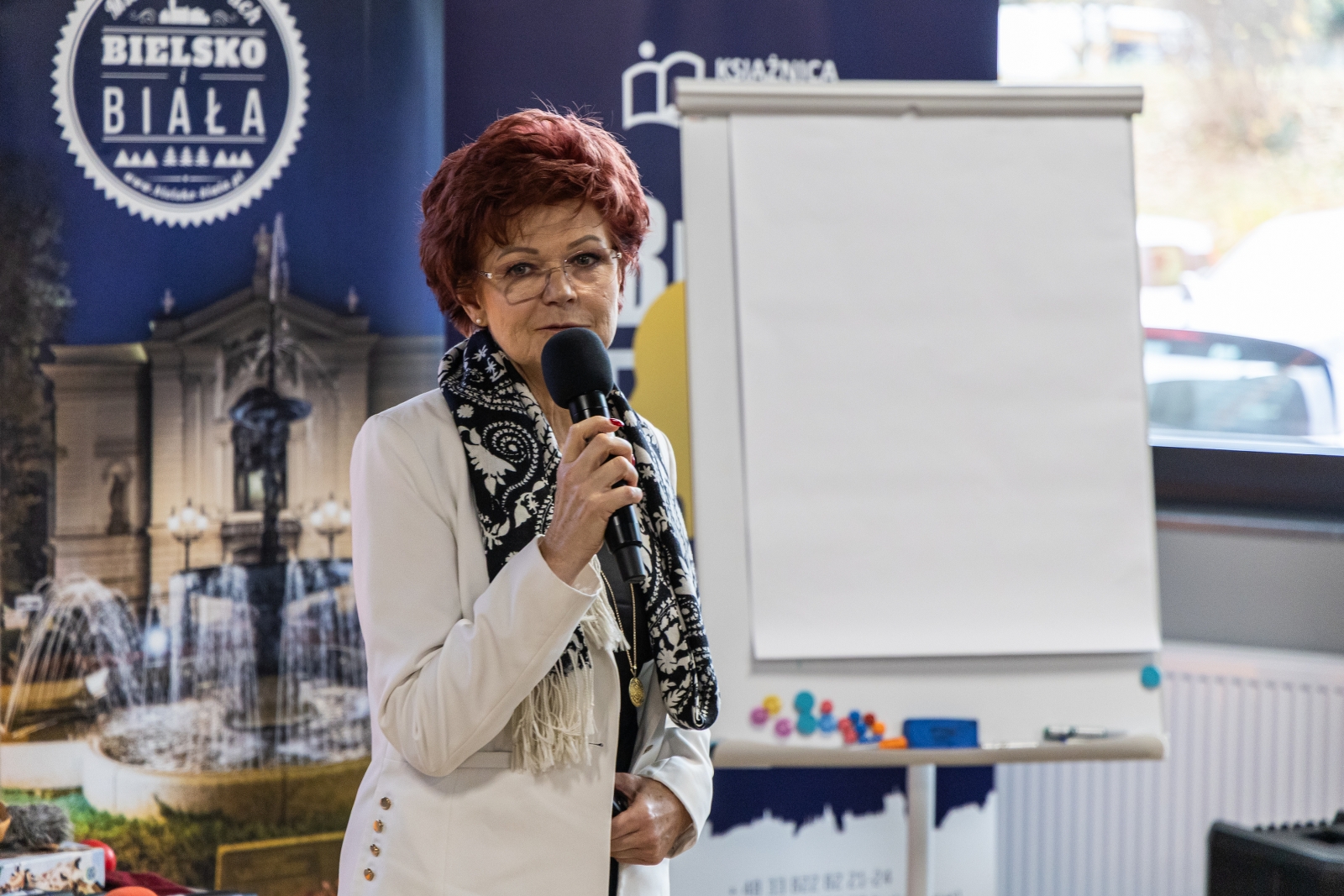 na zdjęciu osoby podczas spotkania