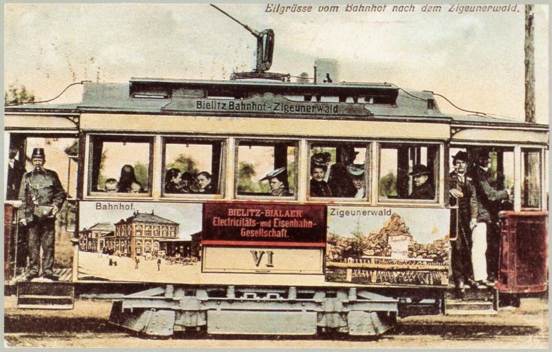 Na zdjęciu tramwaj i ludzie 