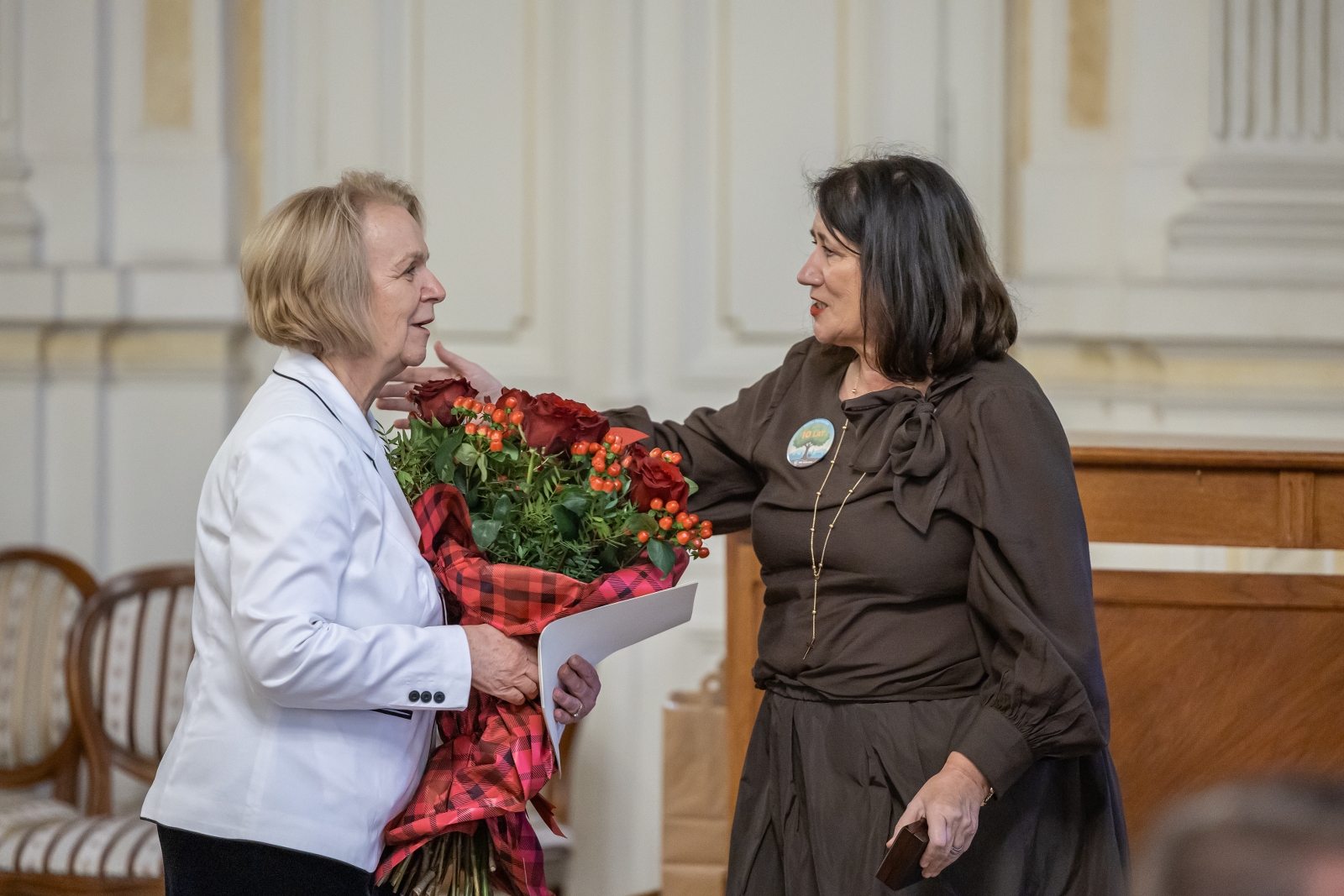 na zdjęciu osoby podczas uroczystości