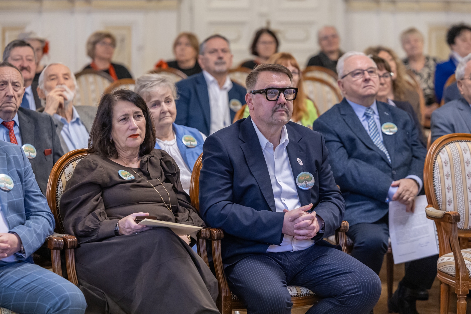 na zdjęciu osoby podczas uroczystości