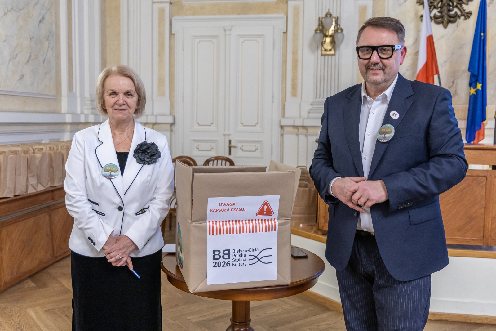 na zdjęciu osoby podczas uroczystości