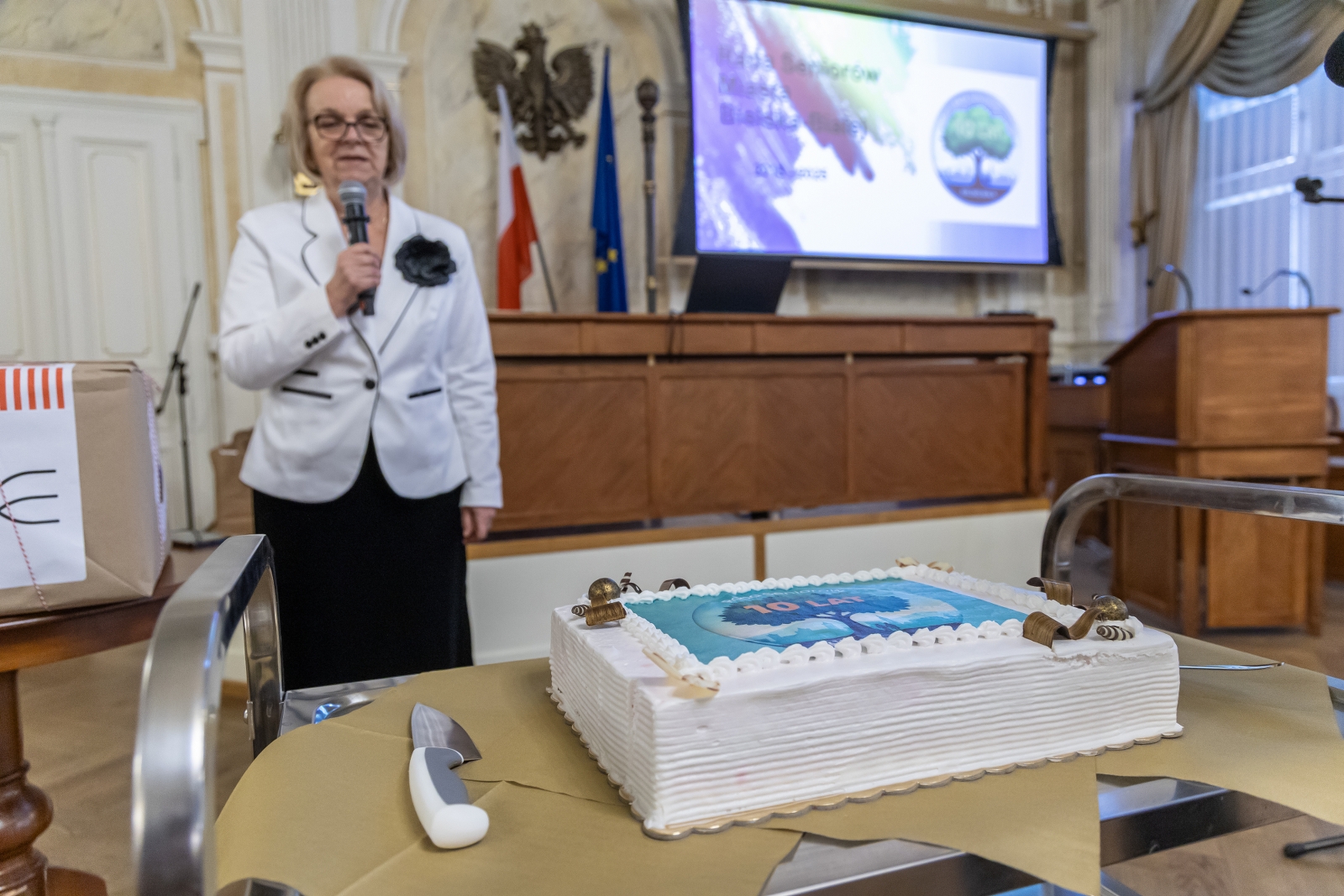 na zdjęciu osoby podczas uroczystości