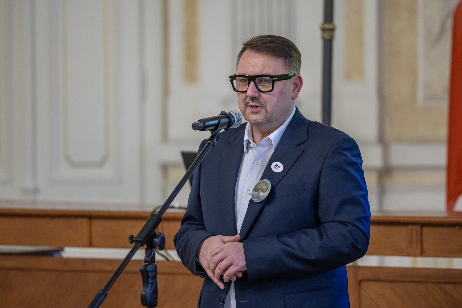 na zdjęciu osoby podczas uroczystości