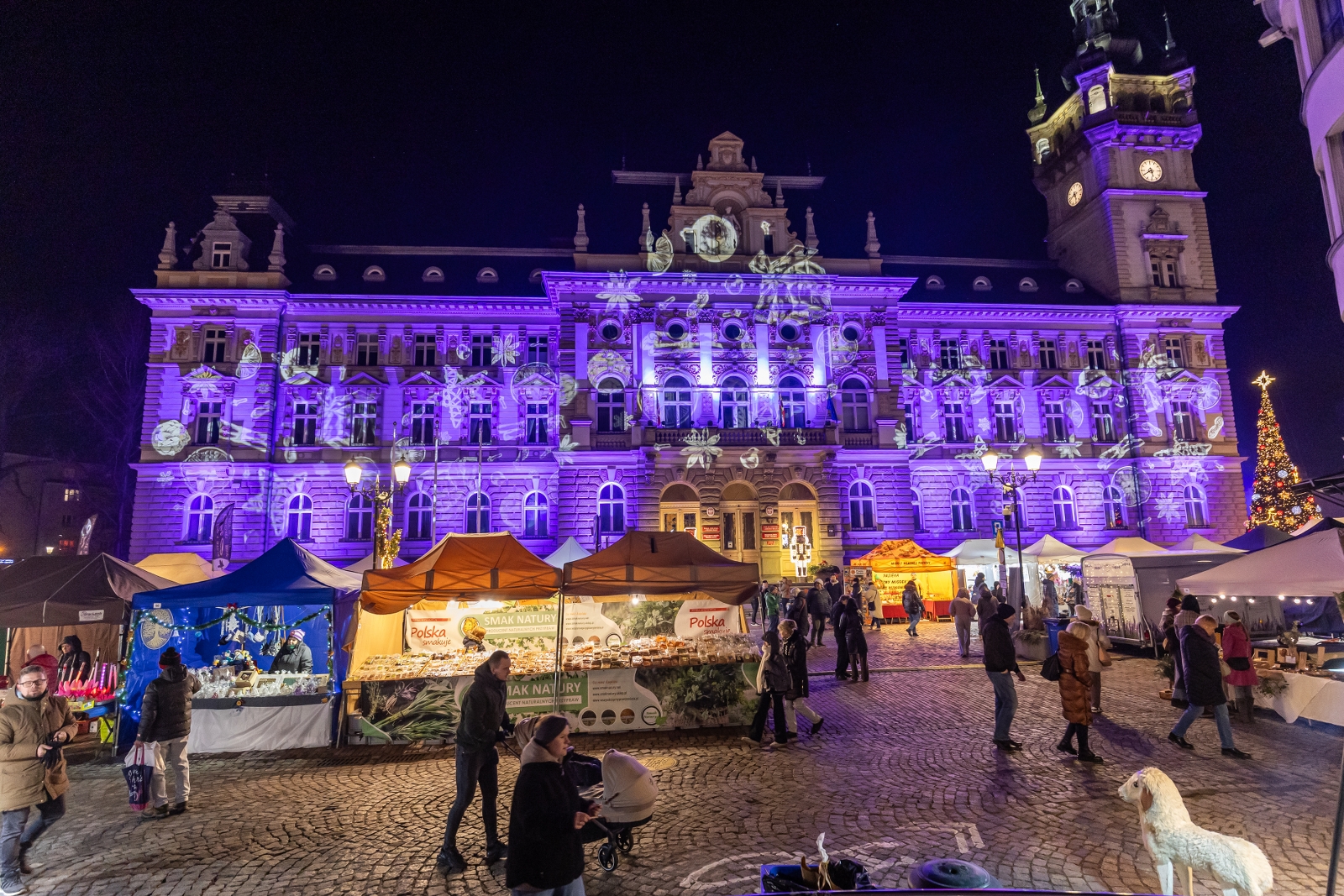 na zdjęciu osoby podczas Świąt na Starówce