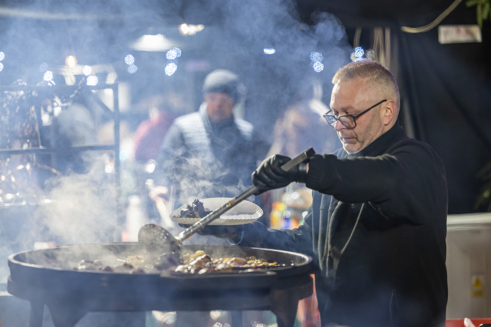 na zdjęciu osoby podczas Świąt na Starówce