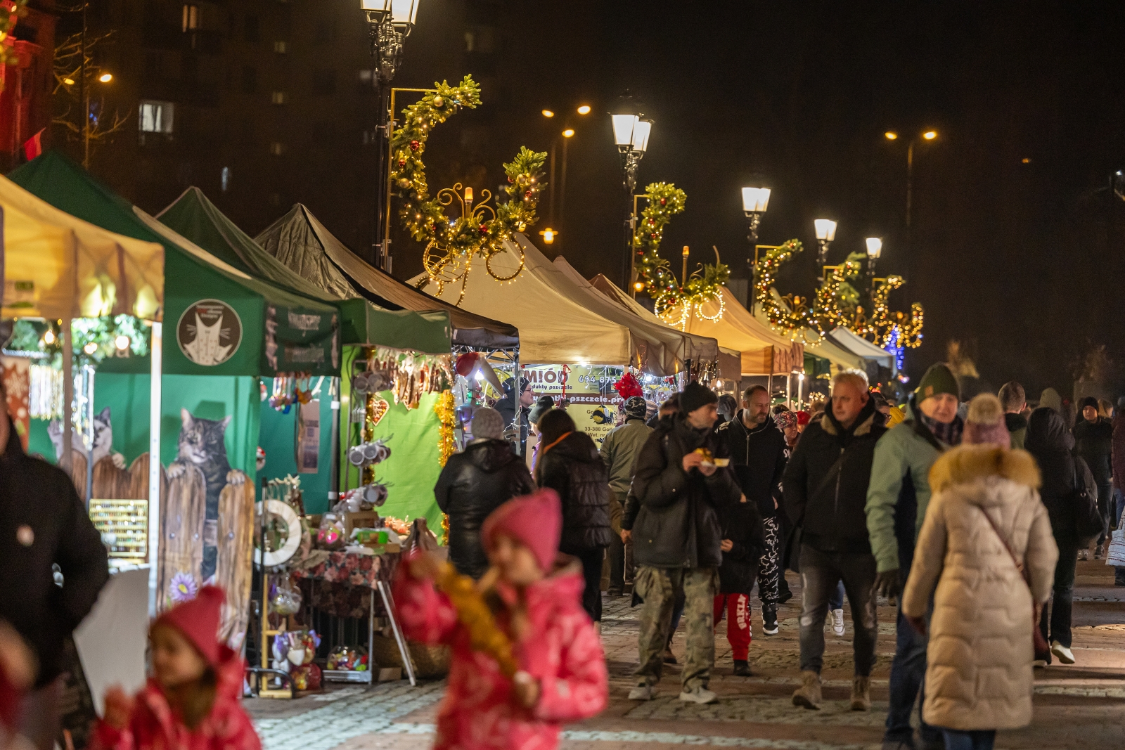na zdjęciu osoby podczas Świąt na Starówce
