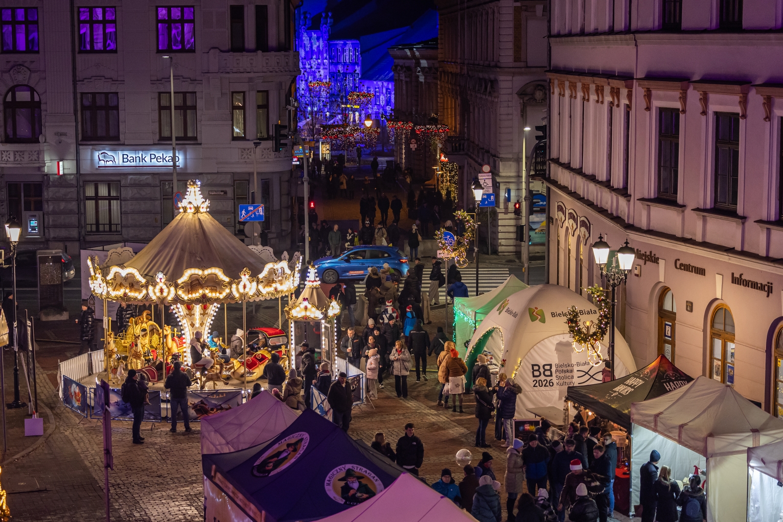 na zdjęciu osoby podczas Świąt na Starówce