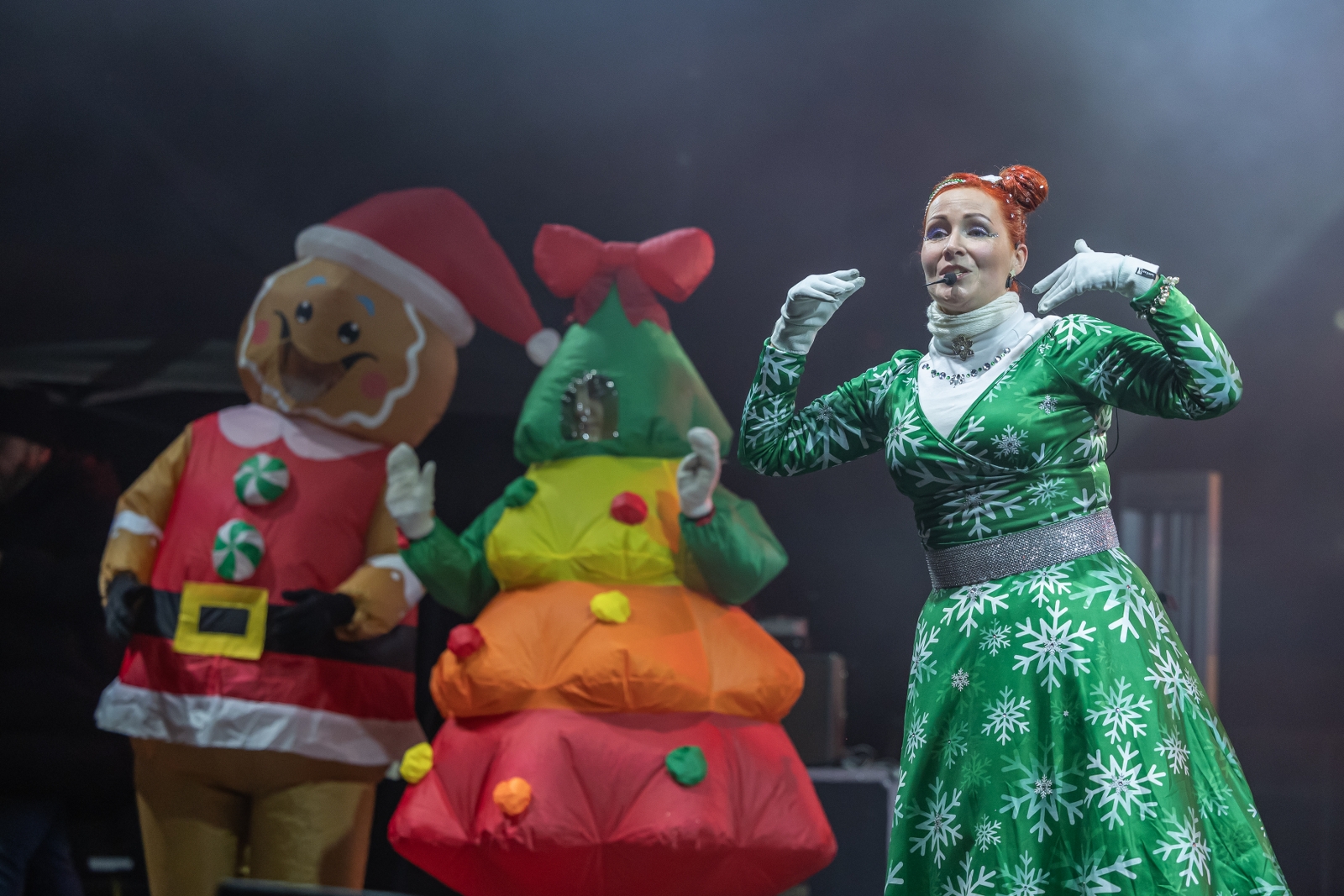 na zdjęciu osoby podczas Świąt na Starówce