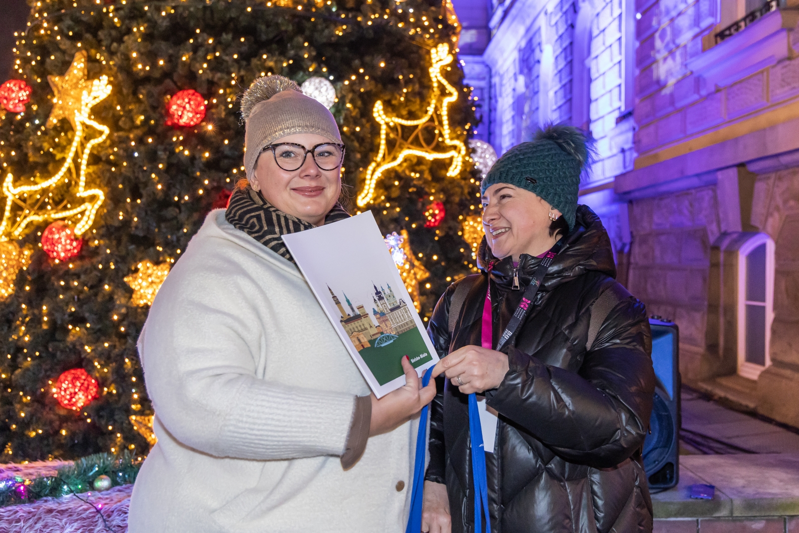 na zdjęciu osoby podczas Świąt na Starówce