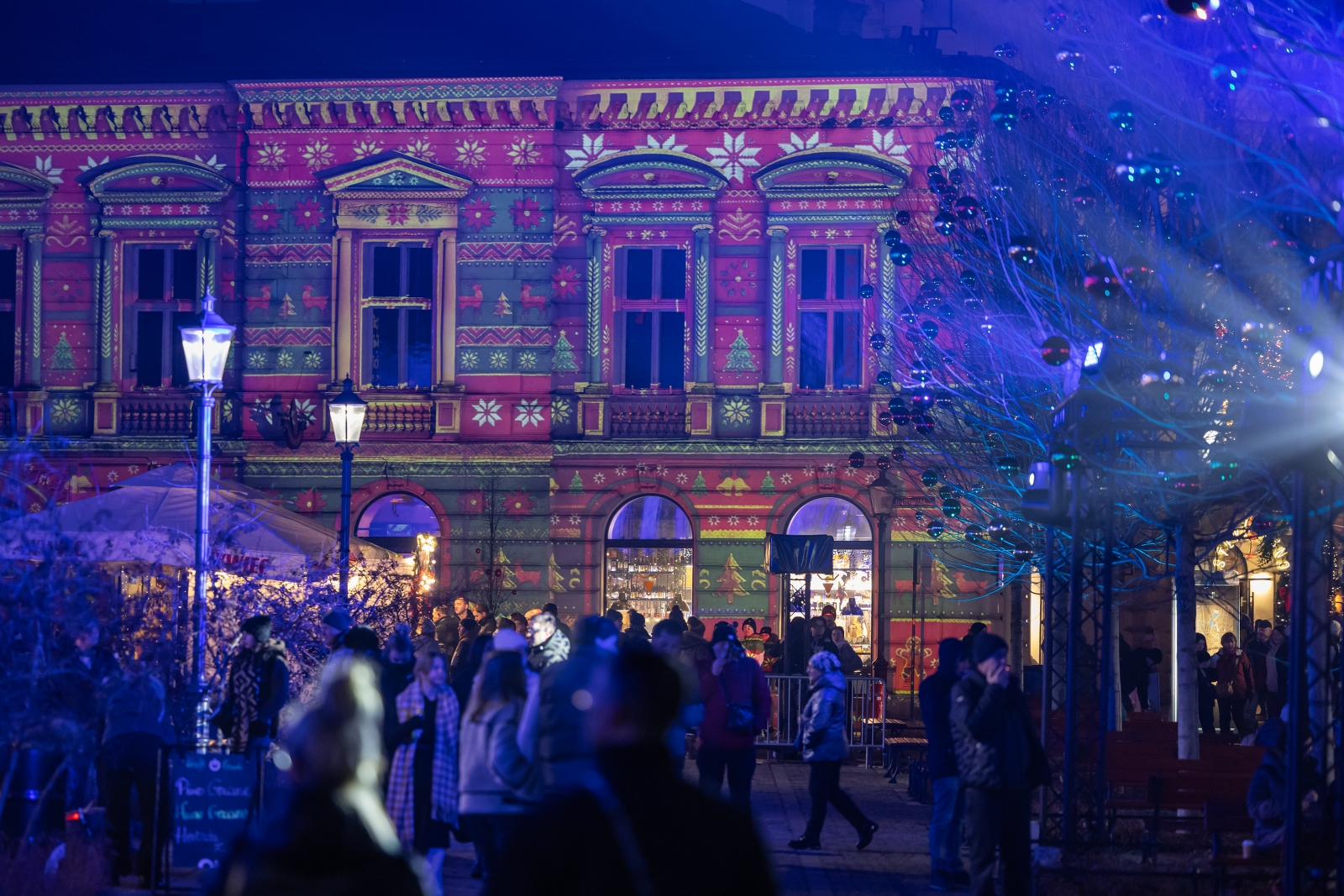 na zdjęciu osoby podczas Świąt na Starówce