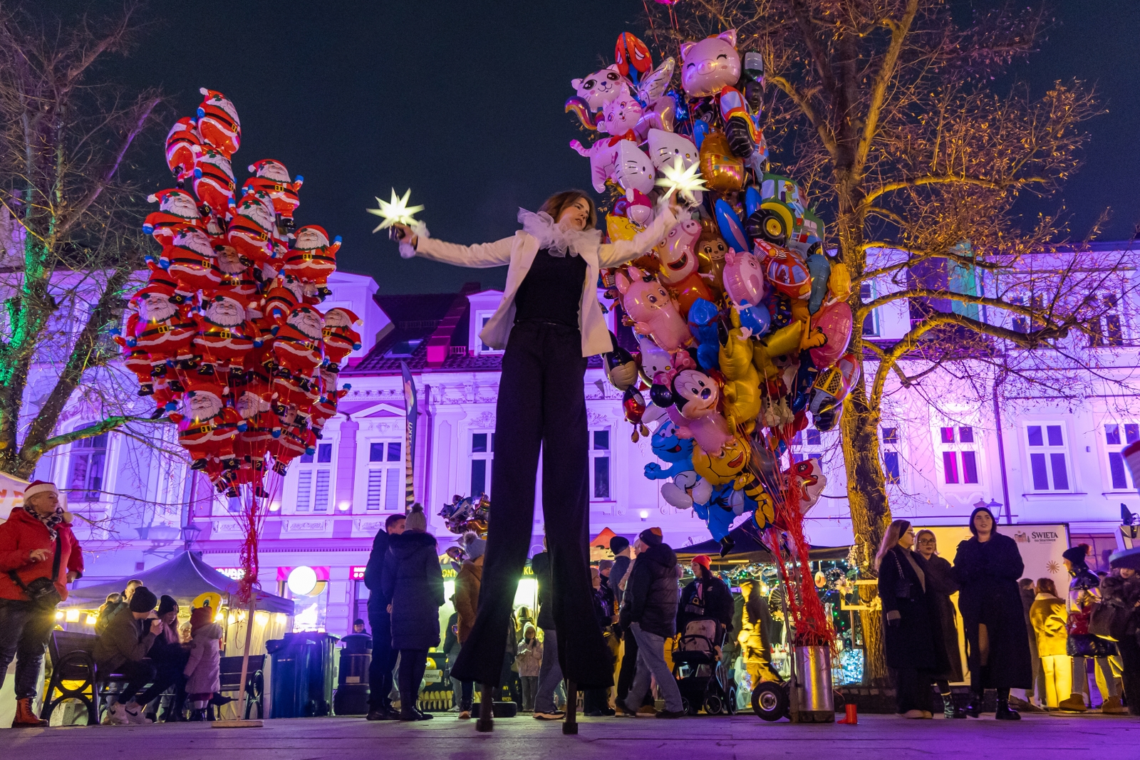 na zdjęciu osoby podczas Świąt na Starówce