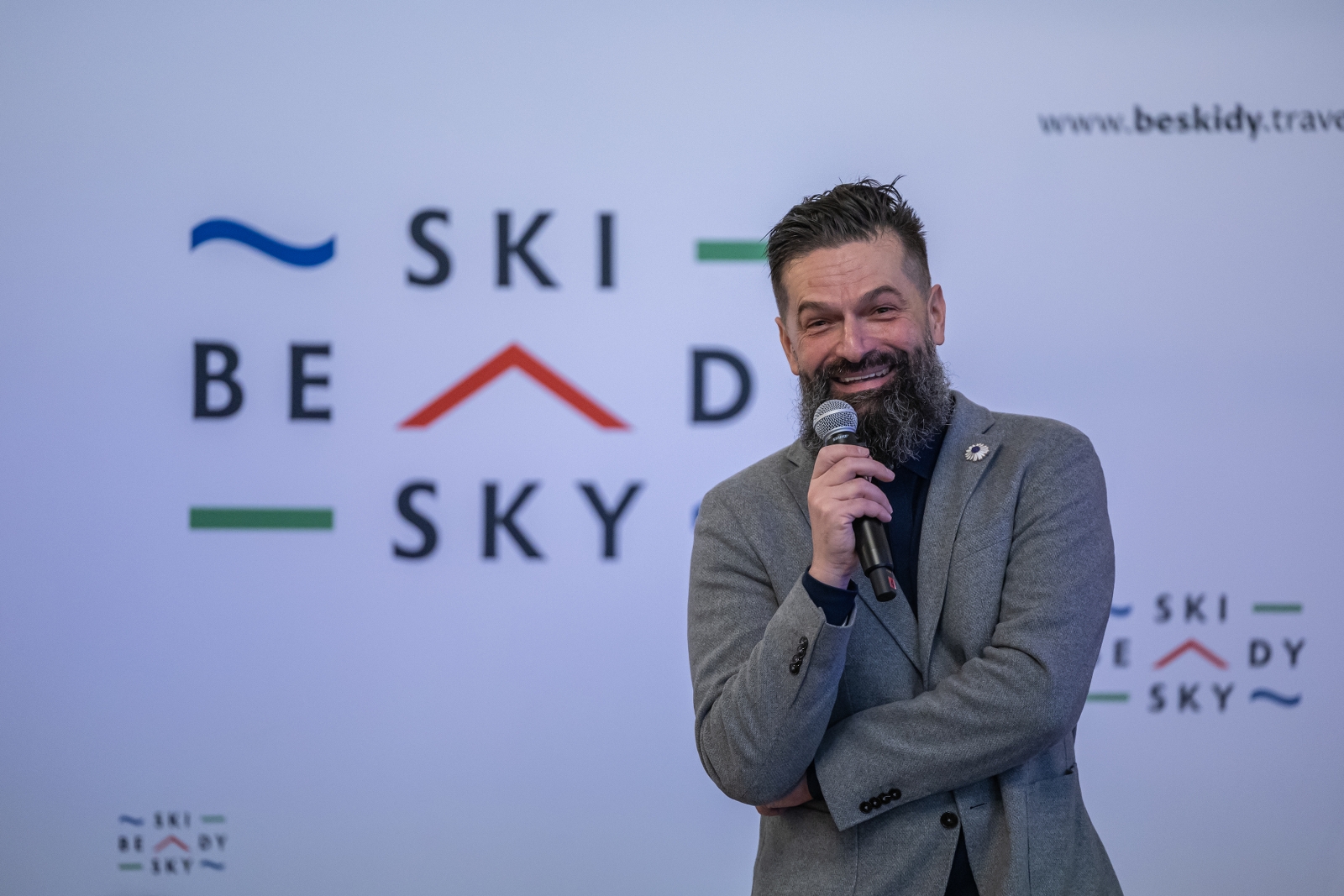 na zdjęciu osoby podczas spotkania