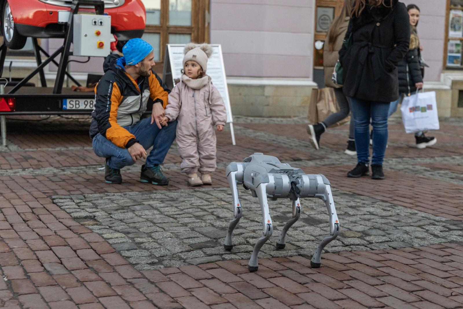 na zdjęciu osoby podczas akcji