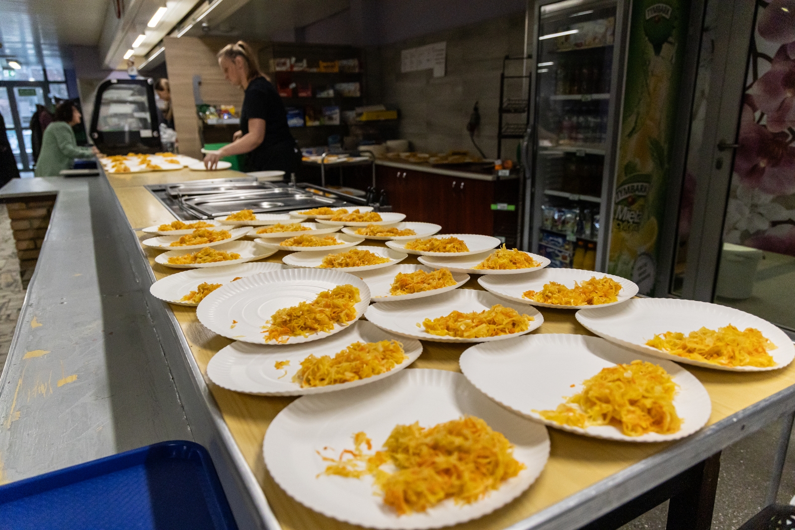 na zdjęciu osoby podczas wigilii