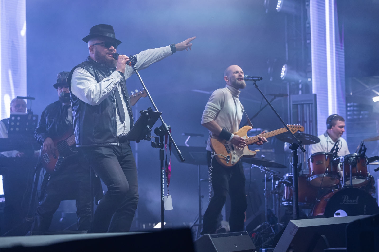 na zdjęciu osoby podczas Sylwestra