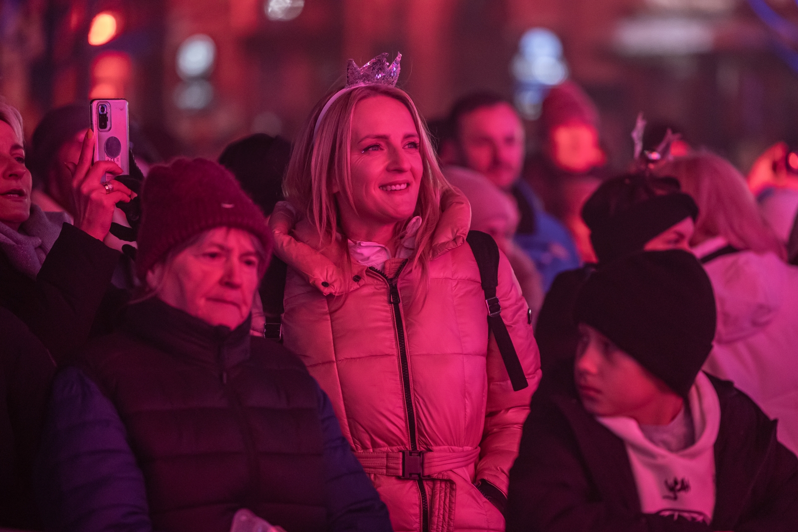 na zdjęciu osoby podczas Sylwestra