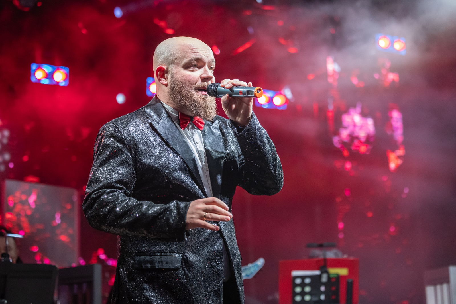 na zdjęciu osoby podczas Sylwestra