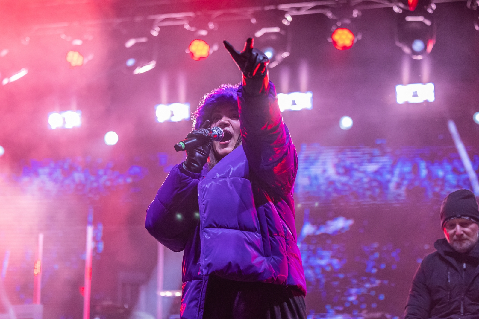 na zdjęciu osoby podczas Sylwestra