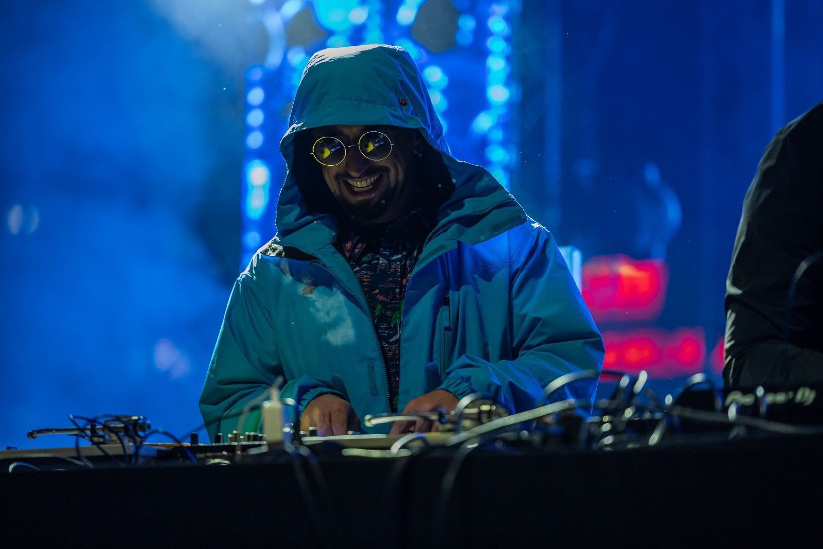 na zdjęciu osoby podczas Sylwestra