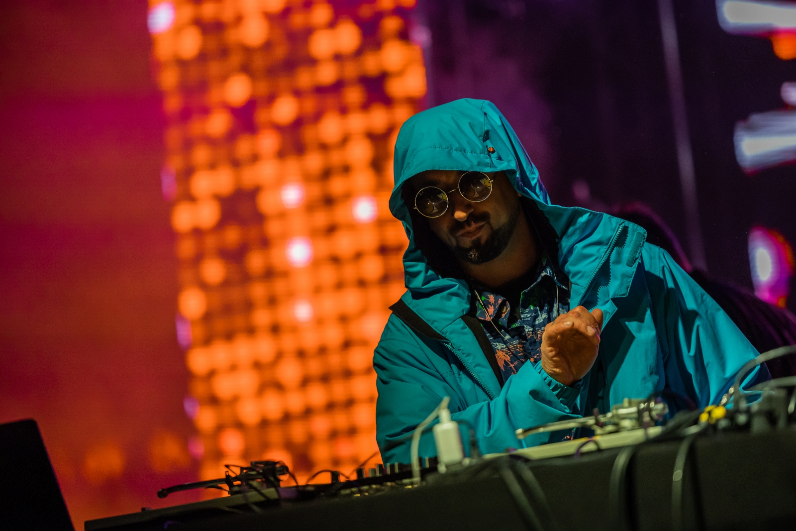 na zdjęciu osoby podczas Sylwestra