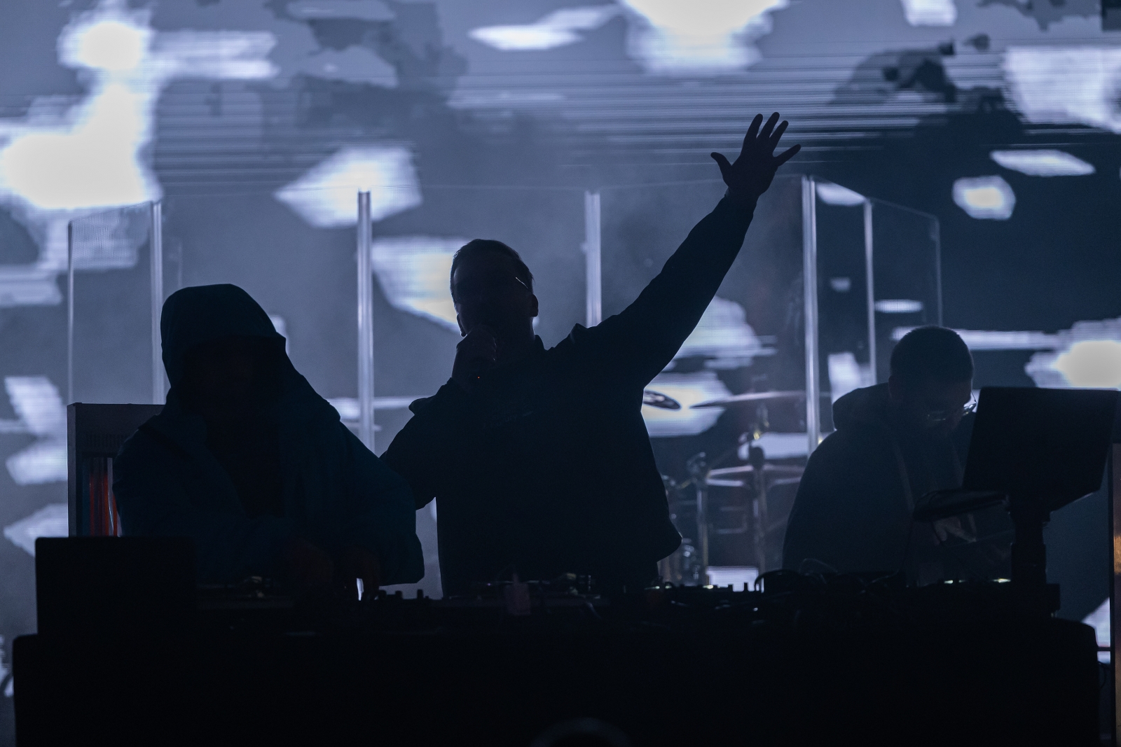 na zdjęciu osoby podczas Sylwestra