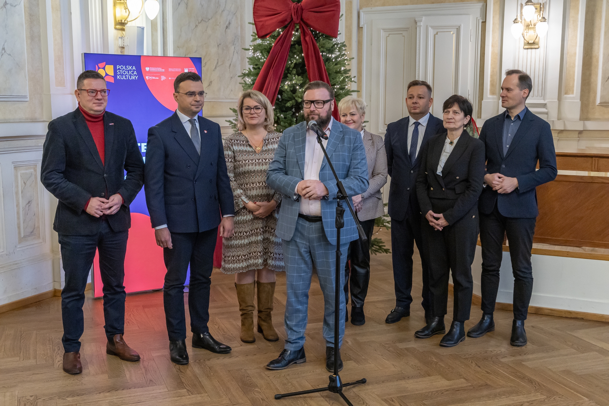 na zdjęciu osoby podczas konferencji