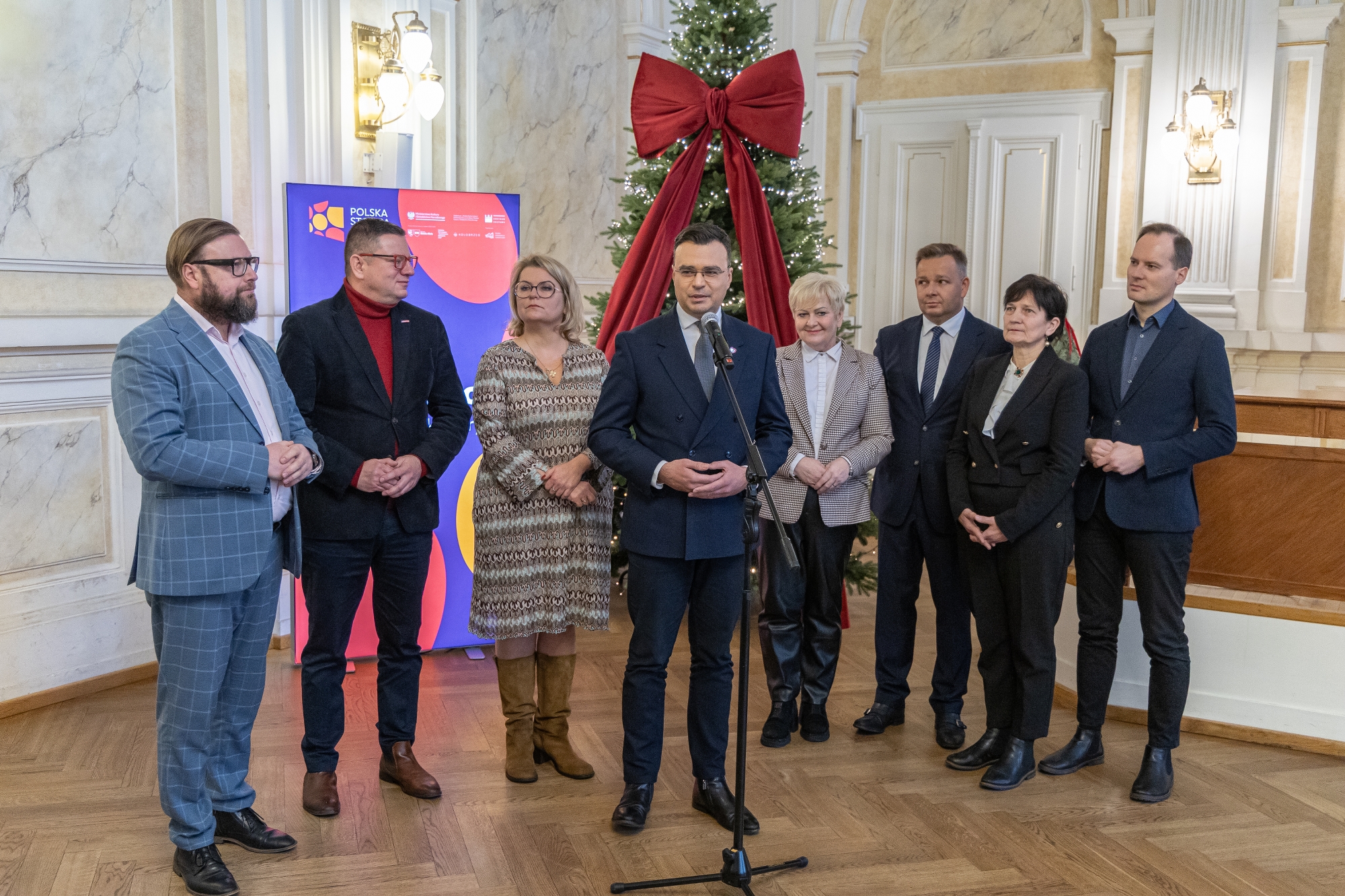 na zdjęciu osoby podczas konferencji