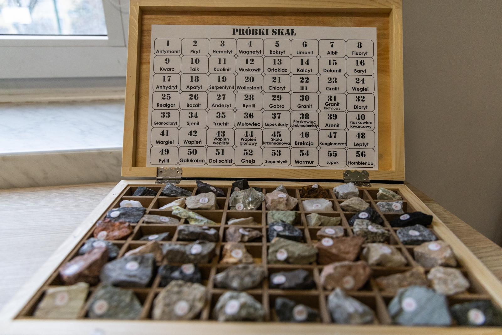 na zdjęciu osoby podczas otwarcia