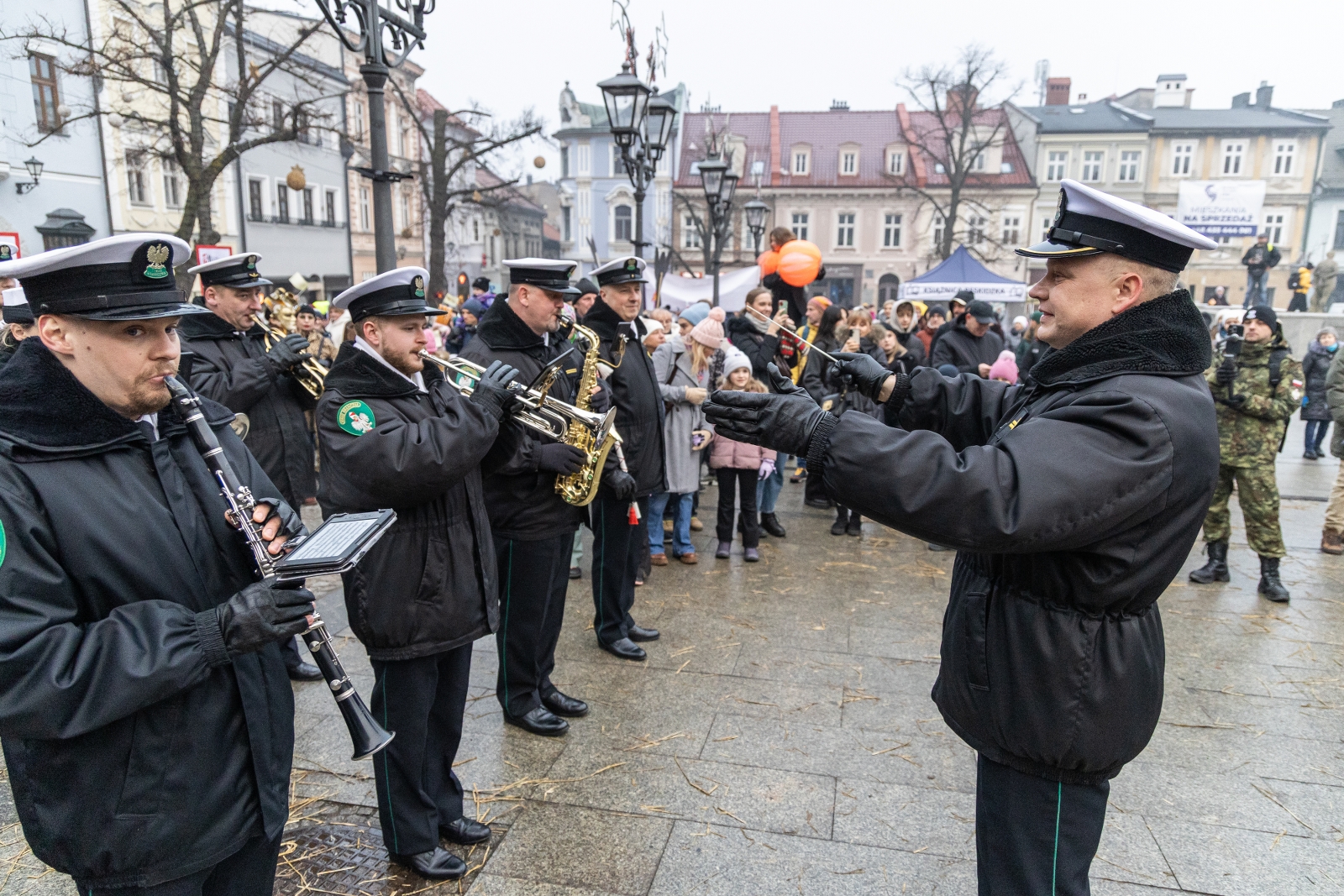na zdjęciu osoby podczas otwarcia PSK