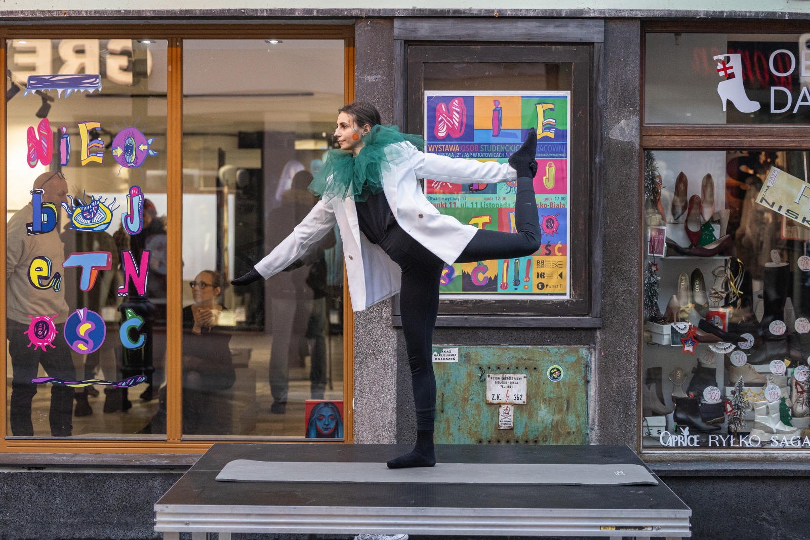 na zdjęciu osoby podczas otwarcia PSK