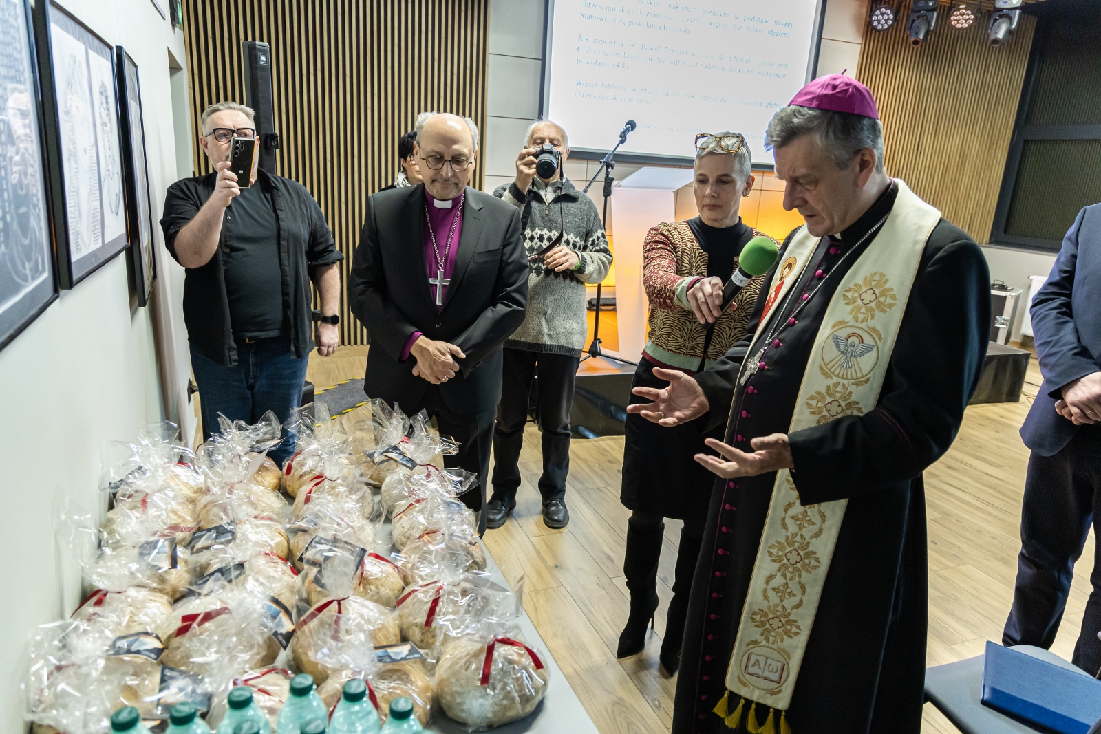 na zdjęciu osoby podczas maratonu