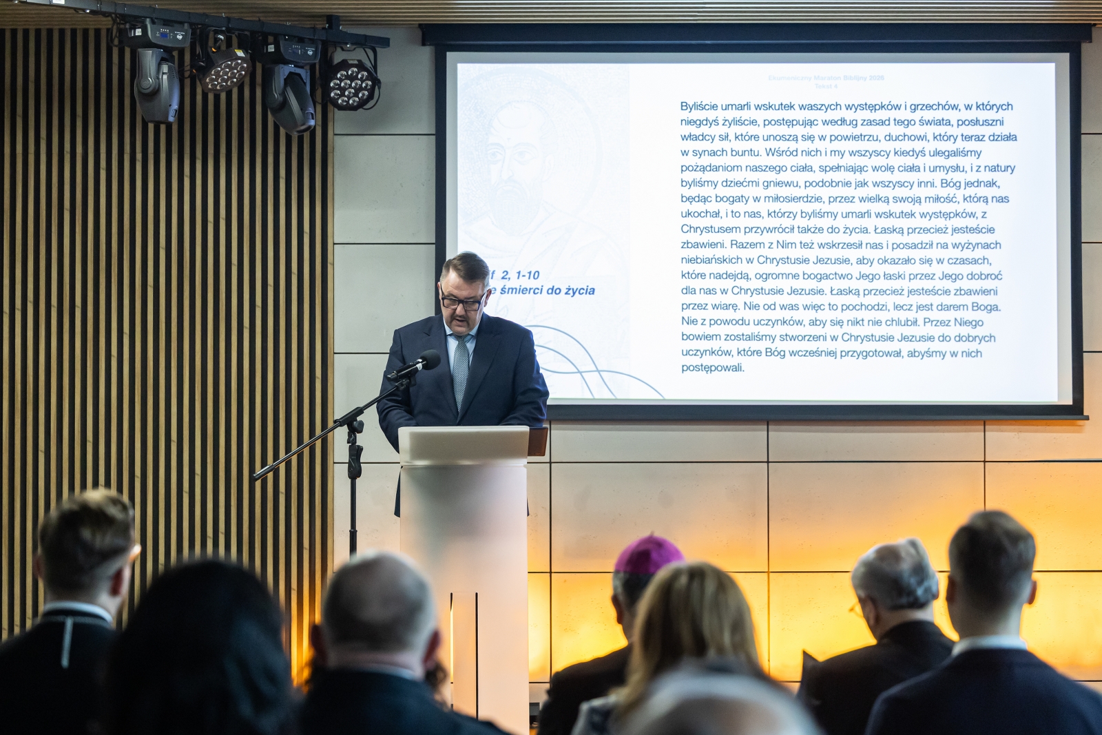 na zdjęciu osoby podczas maratonu