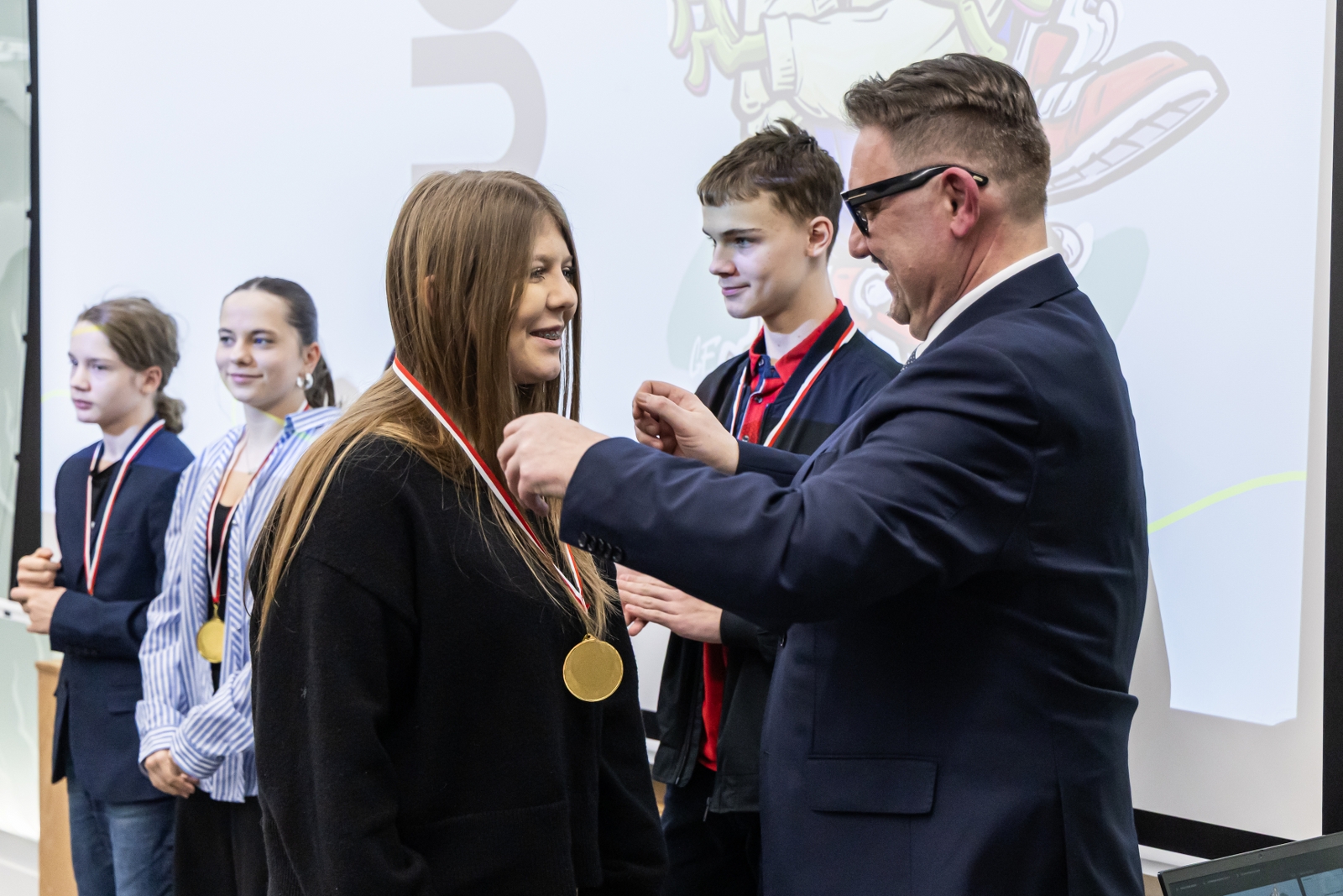 na zdjęciu osoby podczas spotkania