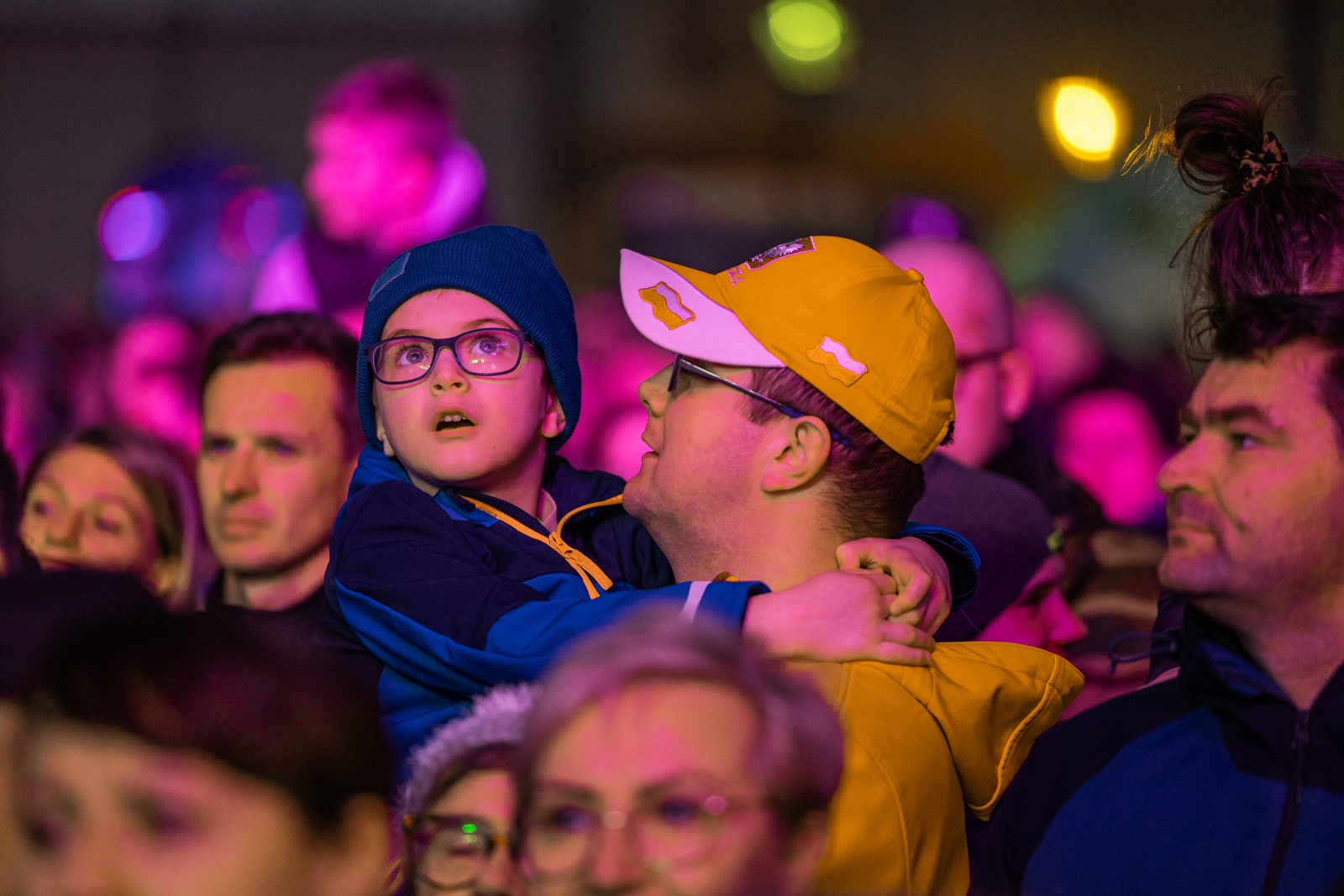 na zdjęciu osoby podczas spotkania ze skoczkiem