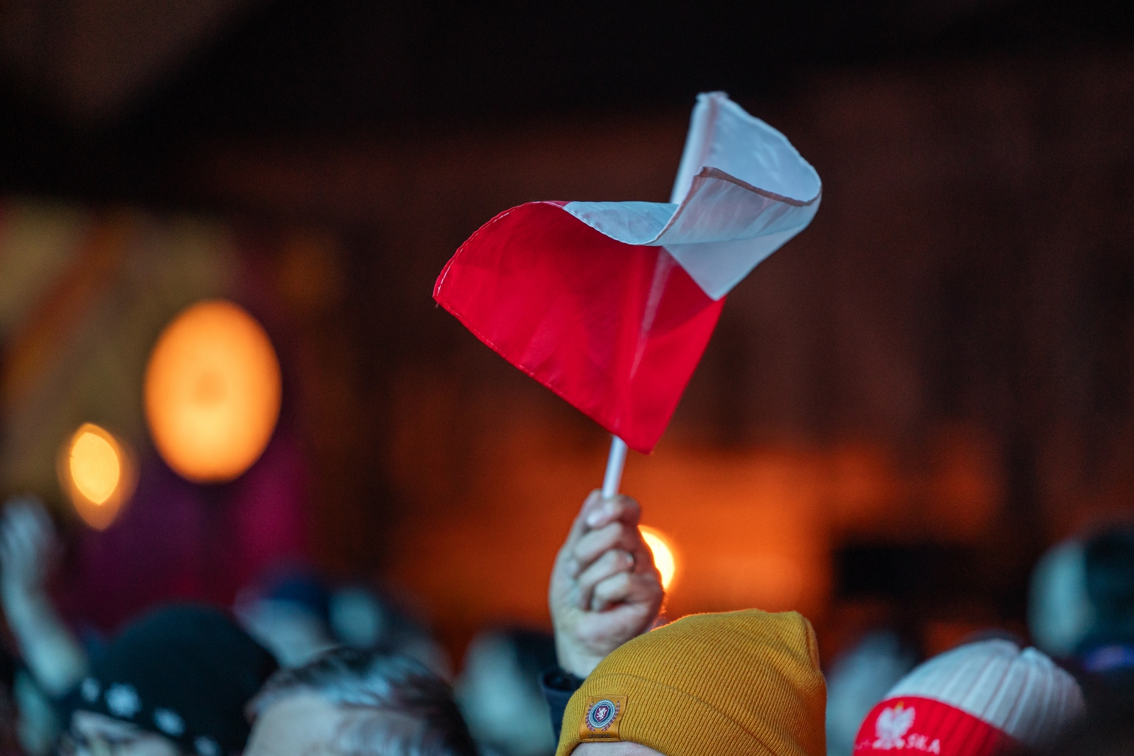 na zdjęciu osoby podczas spotkania ze skoczkiem