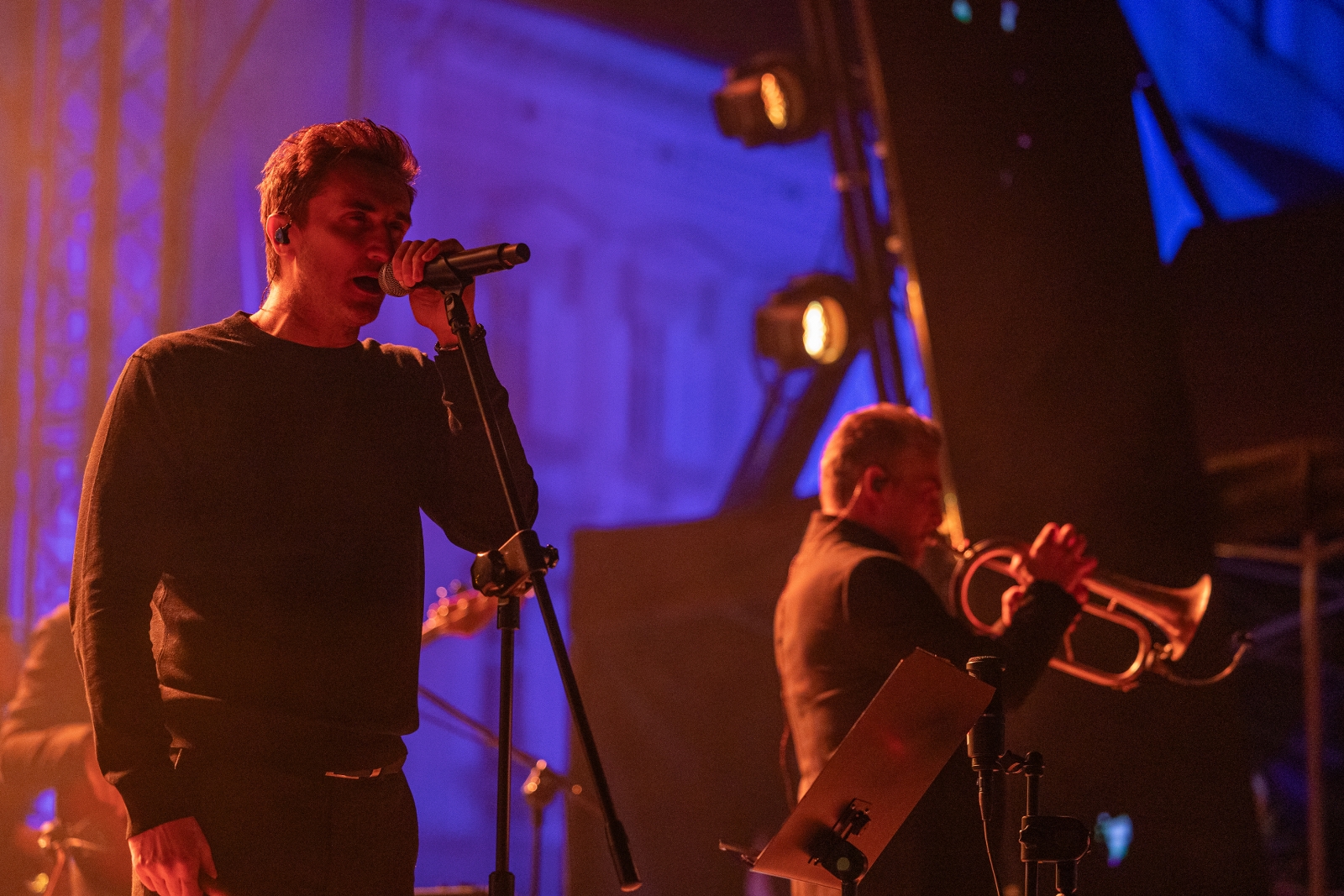 na zdjęciu osoby podczas spotkania ze skoczkiem