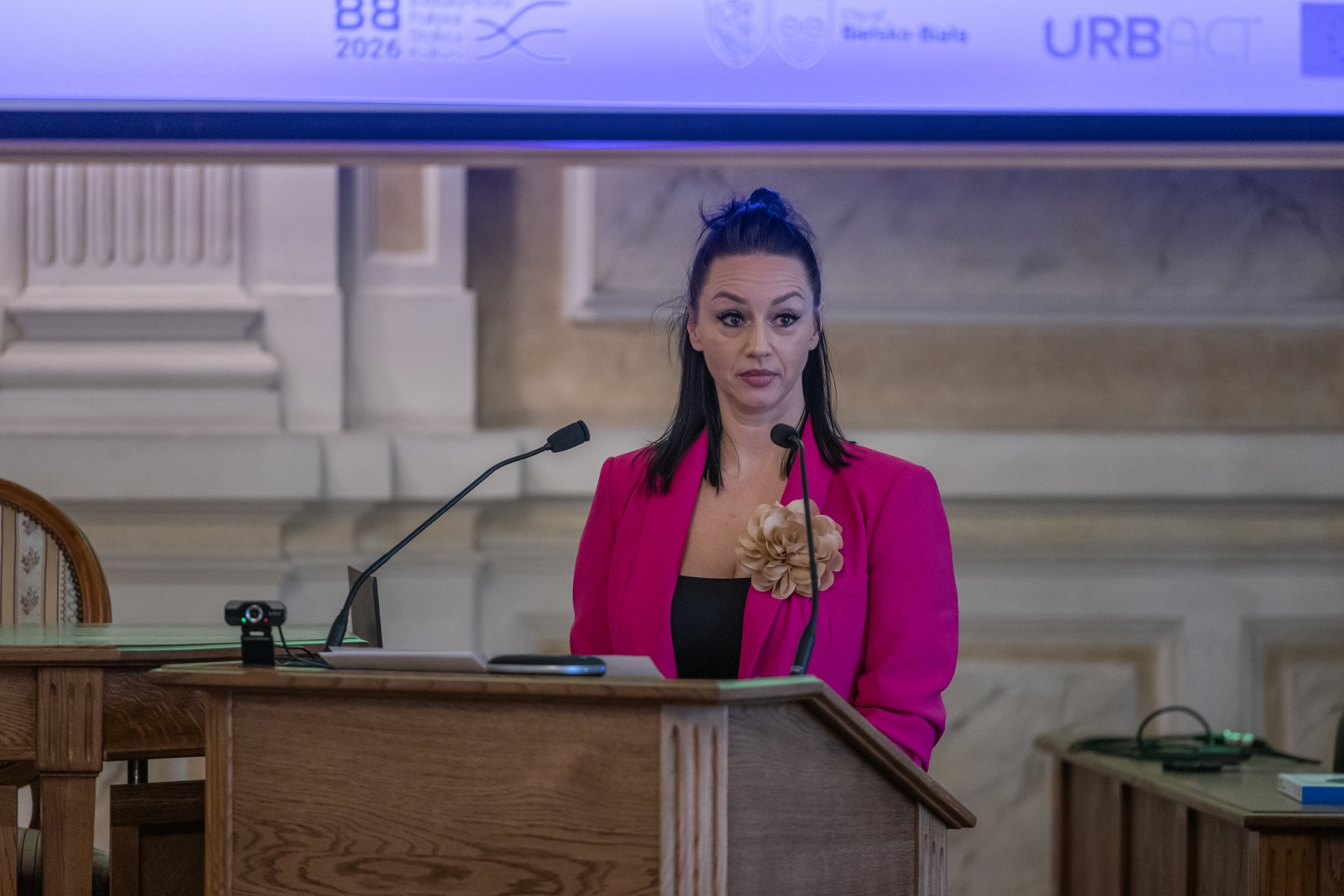 na zdjęciu osoby na spotkaniu