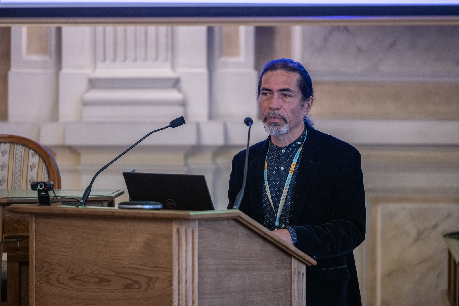 na zdjęciu osoby na spotkaniu